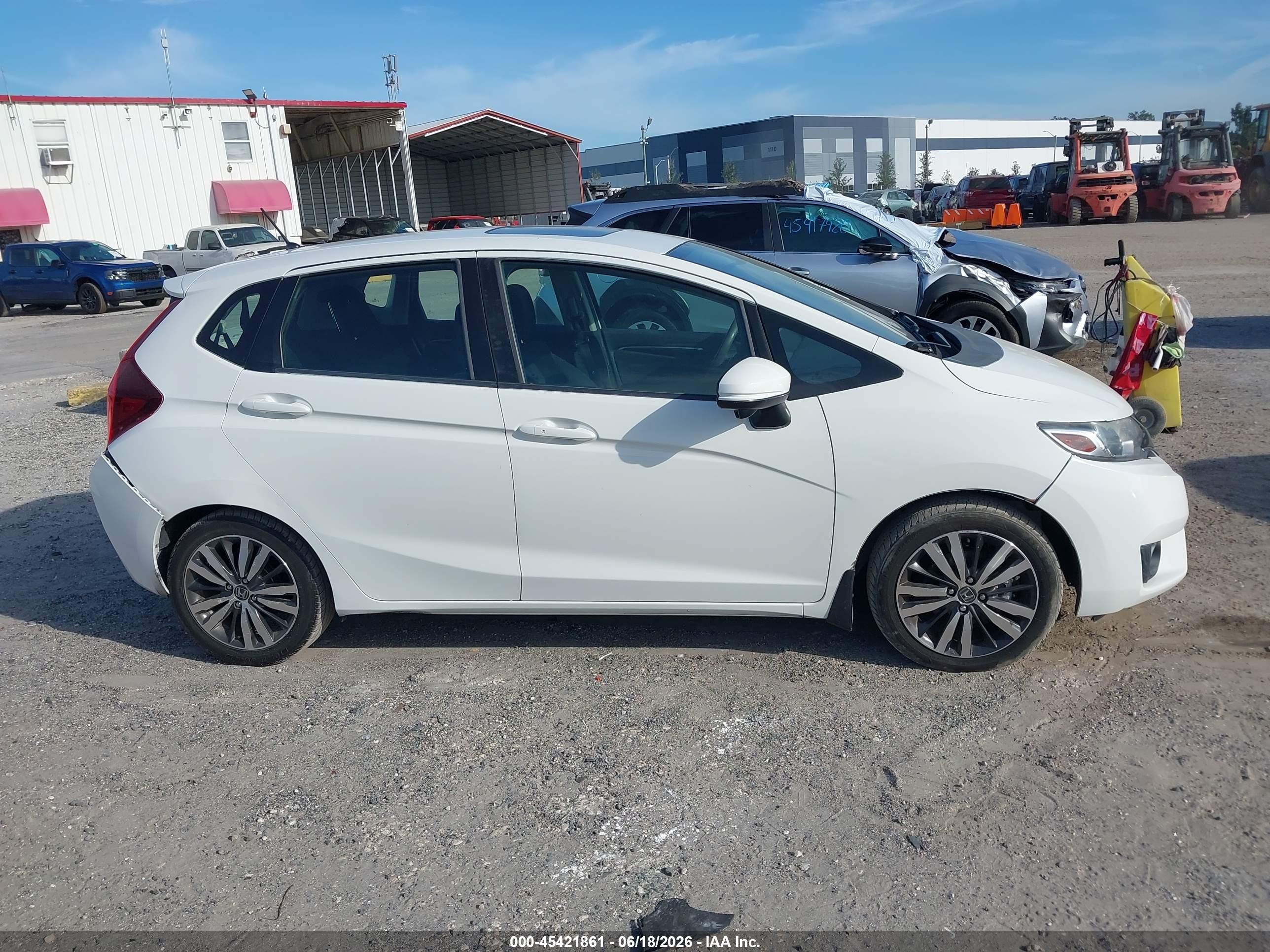 2015 Honda Fit Ex/ex-l White vin: 3HGGK5H84FM746667