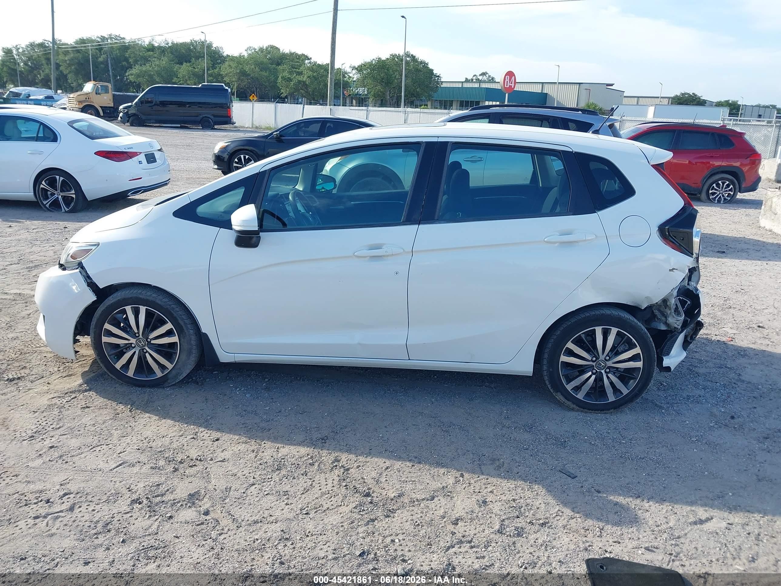 2015 Honda Fit Ex/ex-l White vin: 3HGGK5H84FM746667