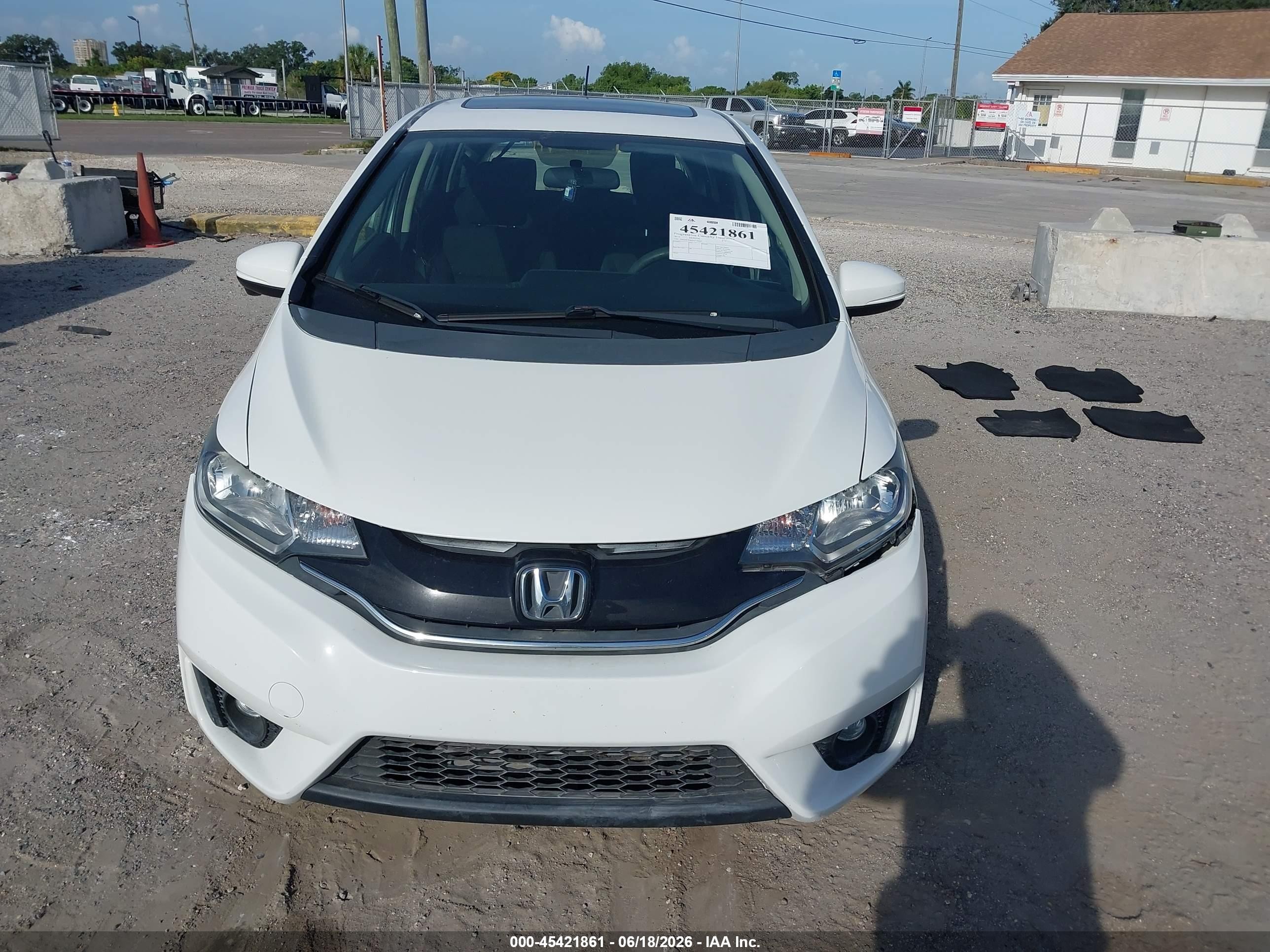 2015 Honda Fit Ex/ex-l White vin: 3HGGK5H84FM746667