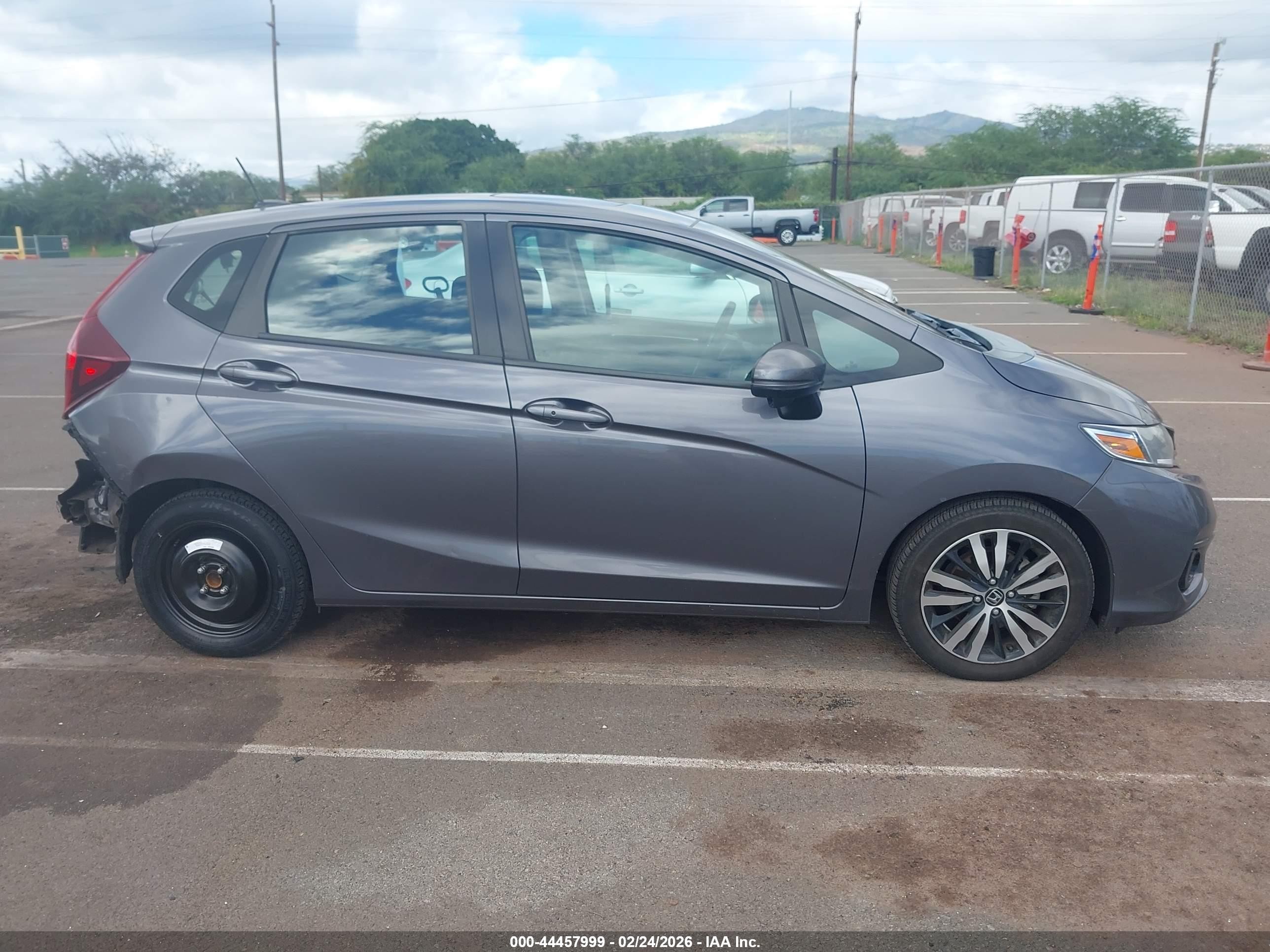 2020 Honda Fit Ex Gray vin: 3HGGK5H84LM705791