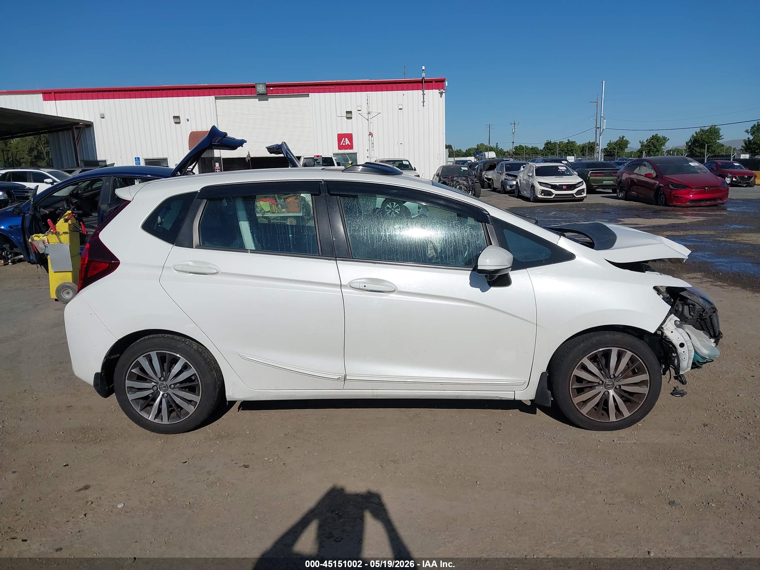 2015 Honda Fit Ex/ex-l White vin: 3HGGK5H85FM746385