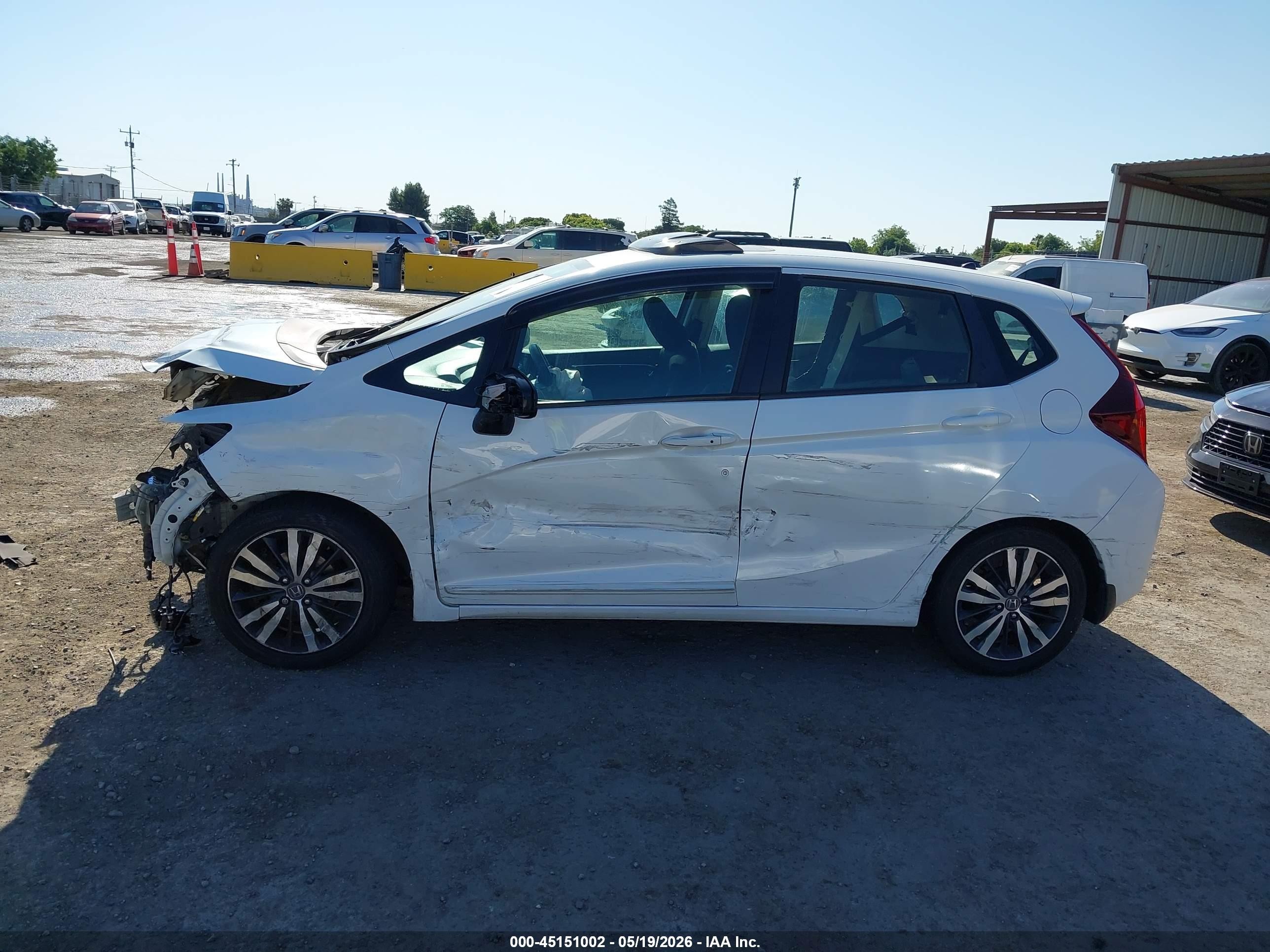 2015 Honda Fit Ex/ex-l White vin: 3HGGK5H85FM746385
