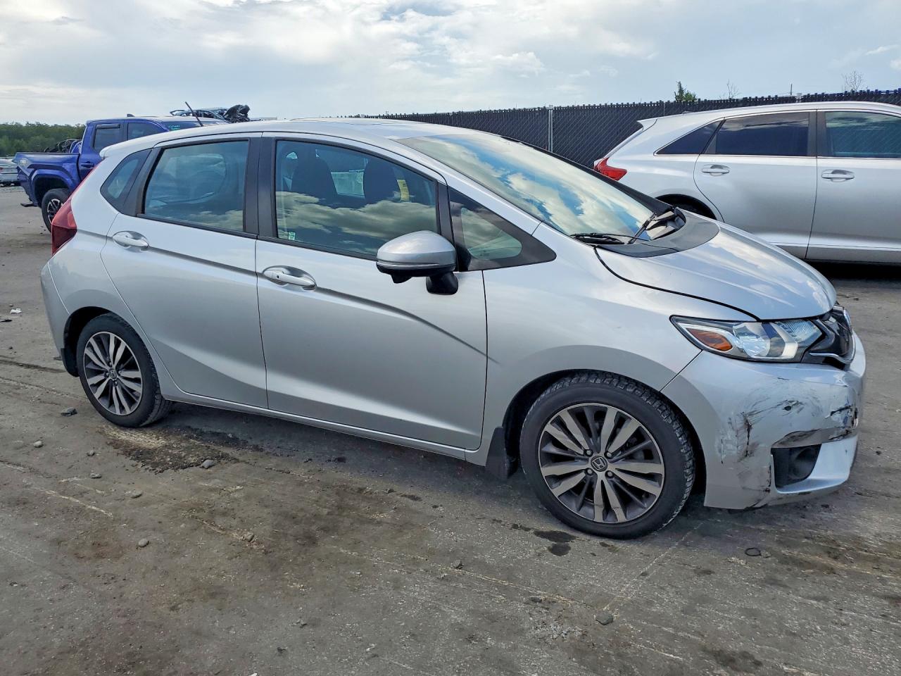 2015 Honda Fit Ex Silver vin: 3HGGK5H85FM772355