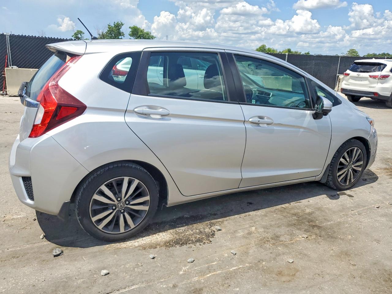 2015 Honda Fit Ex Silver vin: 3HGGK5H85FM772355
