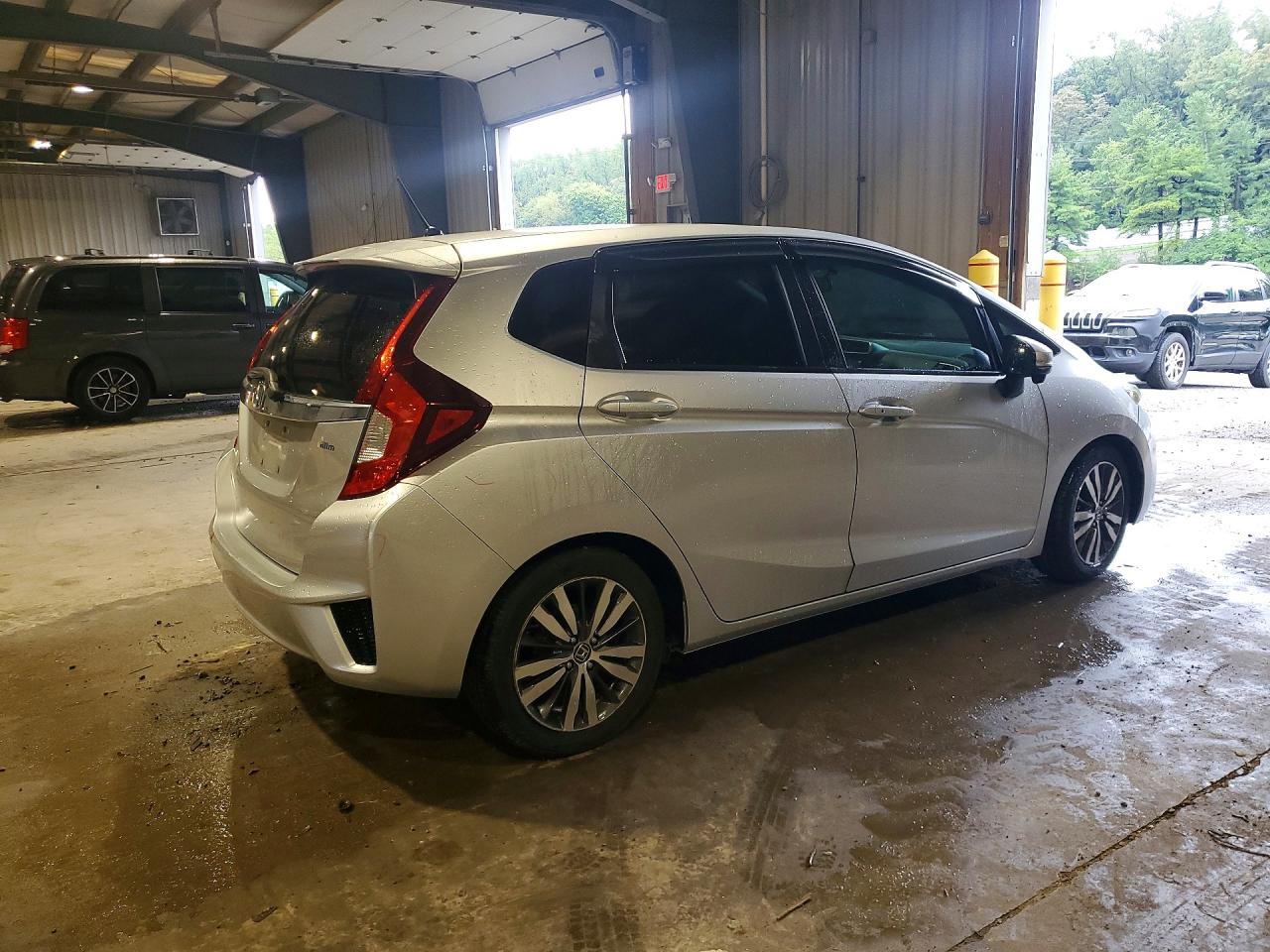 2015 Honda Fit Ex Silver vin: 3HGGK5H86FM701911