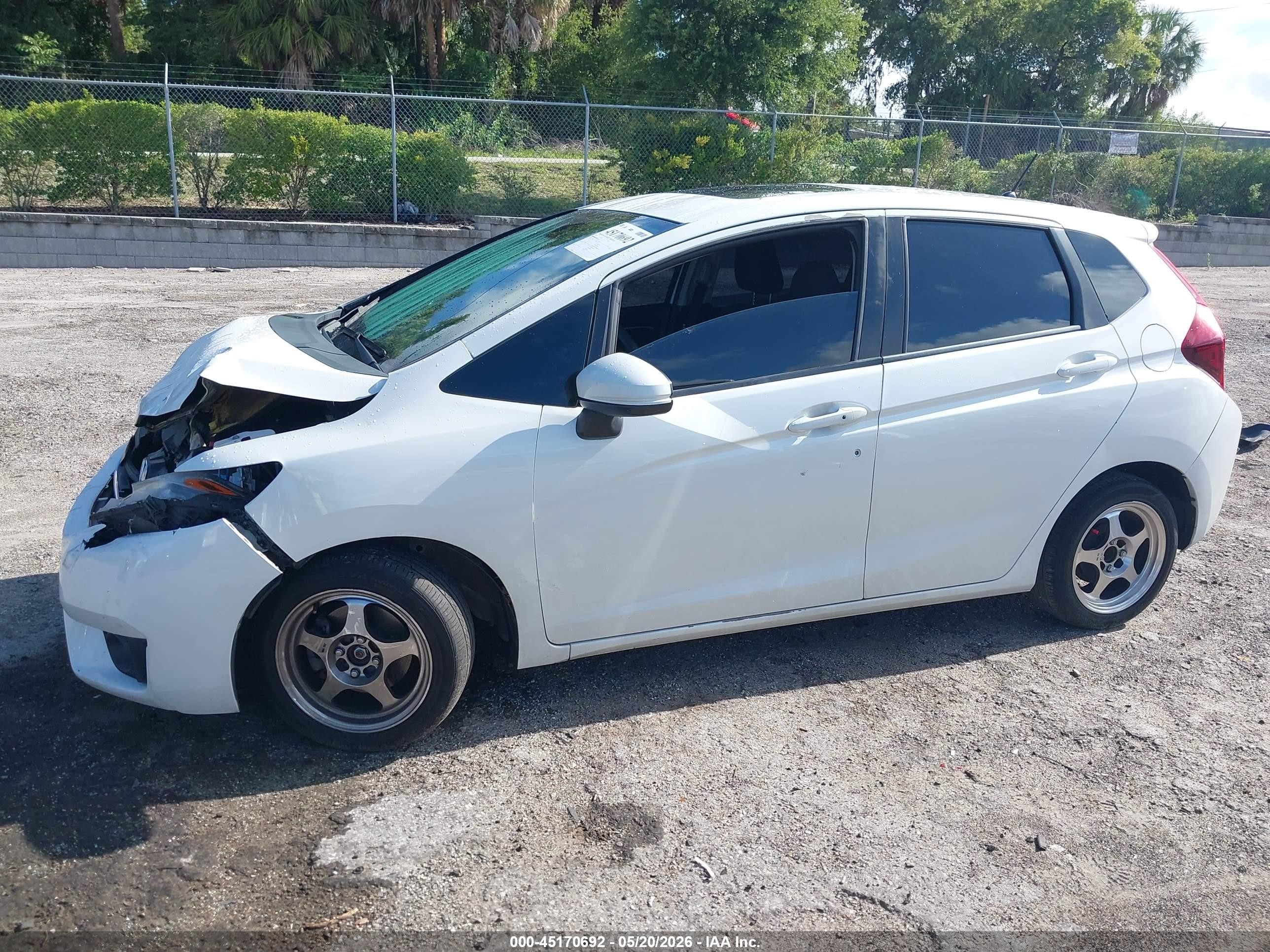 2015 Honda Fit Ex/ex-l White vin: 3HGGK5H87FM753189