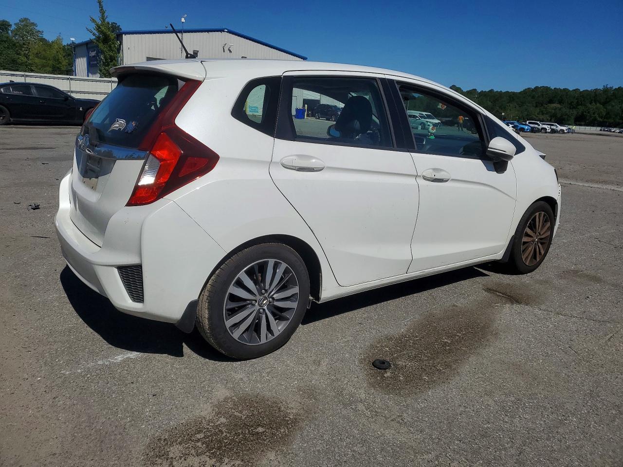 2015 Honda Fit Ex White vin: 3HGGK5H88FM720203