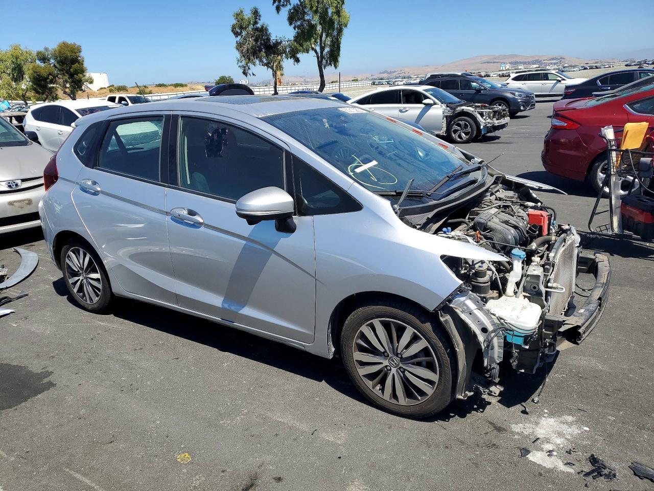 2015 Honda Fit Ex Silver vin: 3HGGK5H8XFM703290
