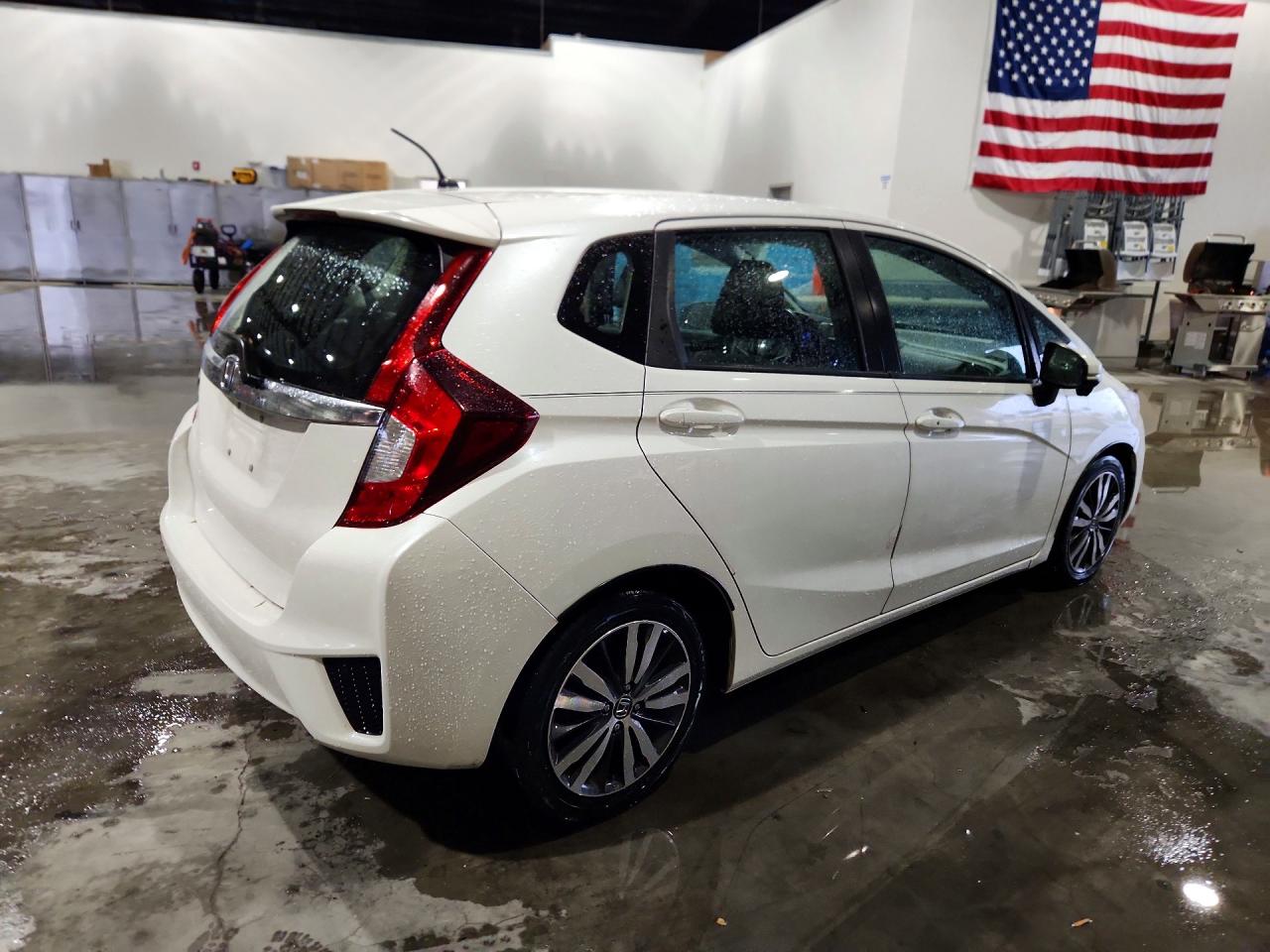 2015 Honda Fit Ex White vin: 3HGGK5H8XFM750724