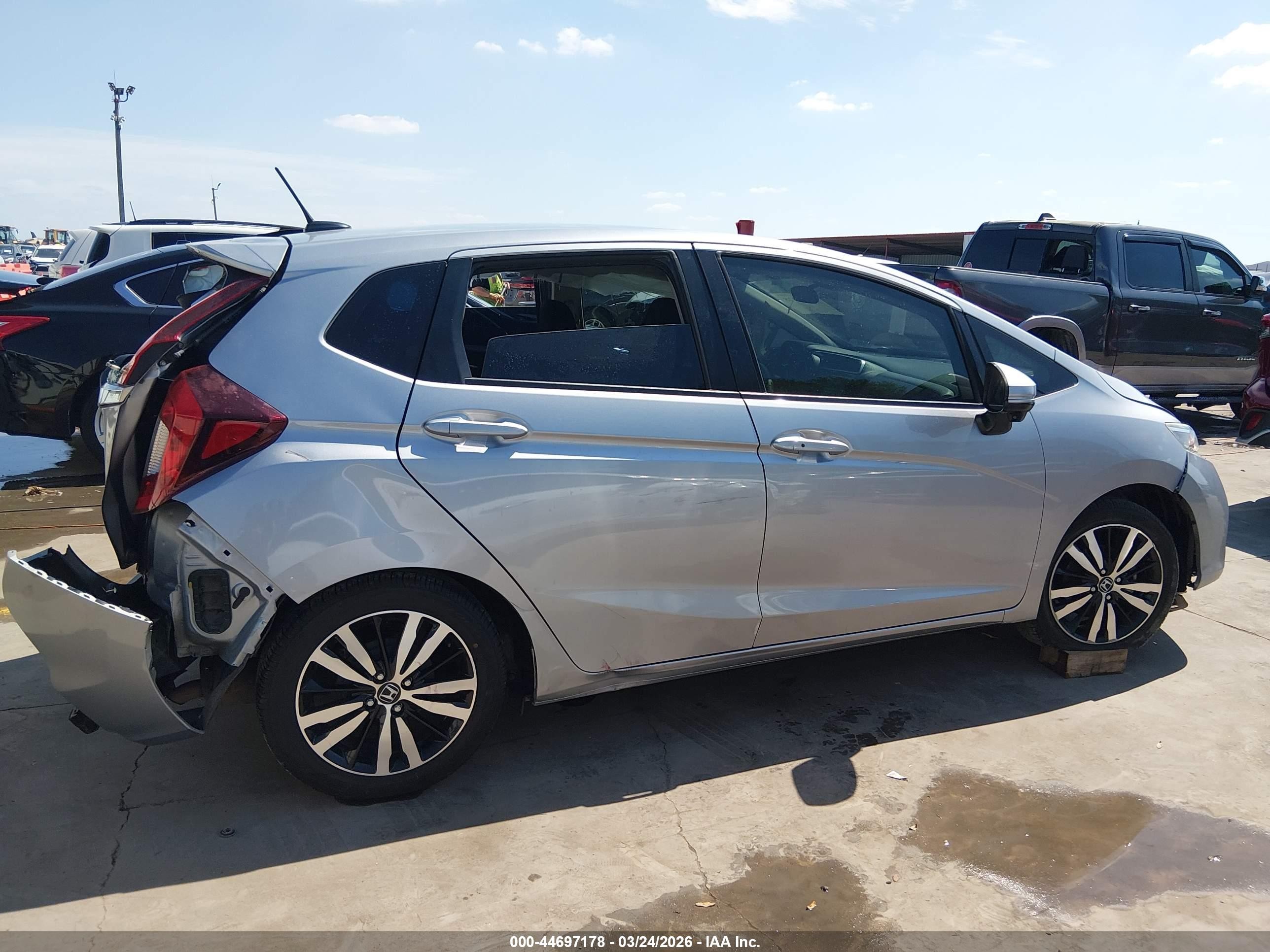 2019 Honda Fit Ex Silver vin: 3HGGK5H8XKM702960