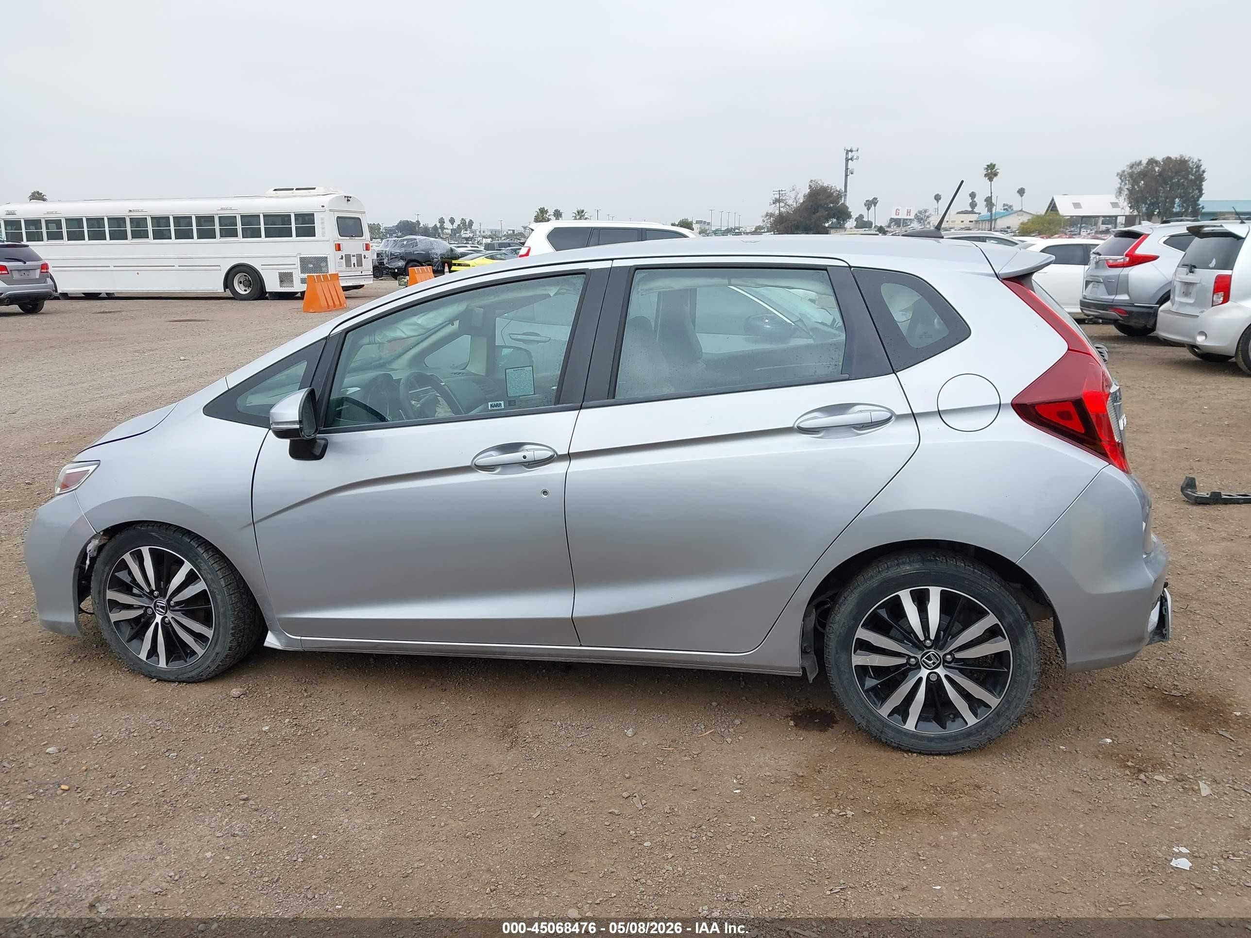 2018 Honda Fit Ex-l Серебряный vin: 3HGGK5H95JM709919
