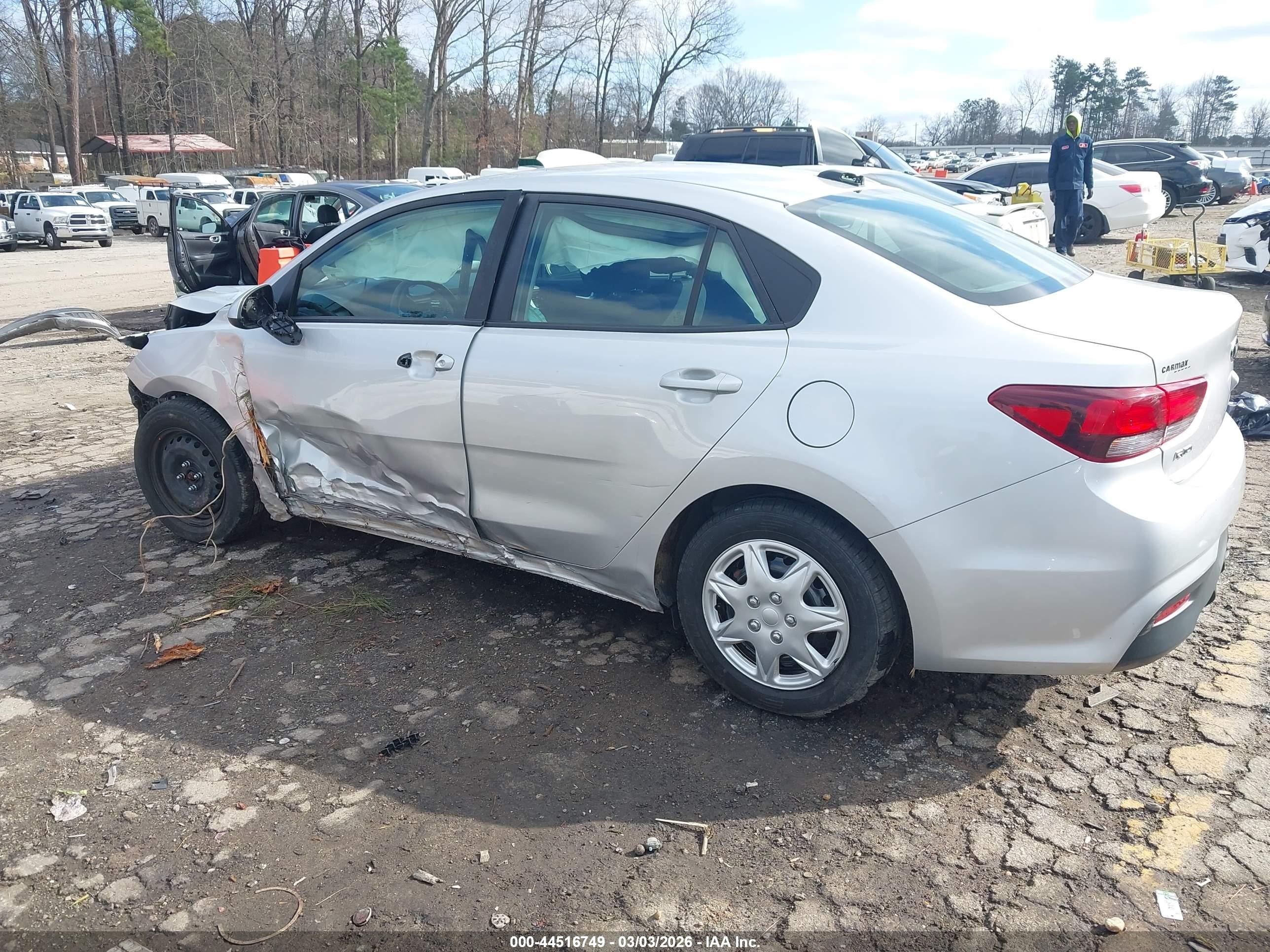 2018 Kia Rio S Silver vin: 3KPA24AB0JE120184