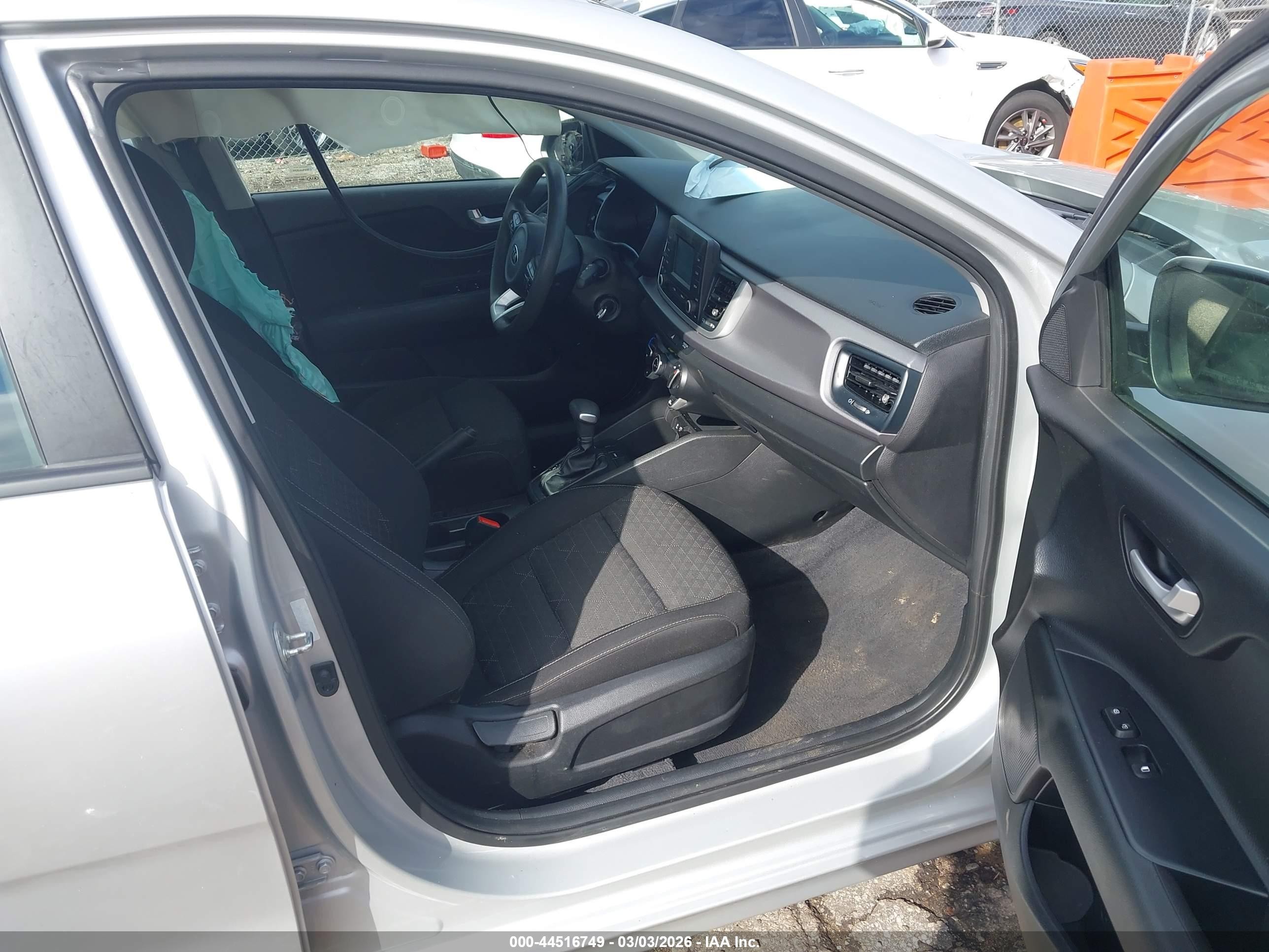2018 Kia Rio S Silver vin: 3KPA24AB0JE120184
