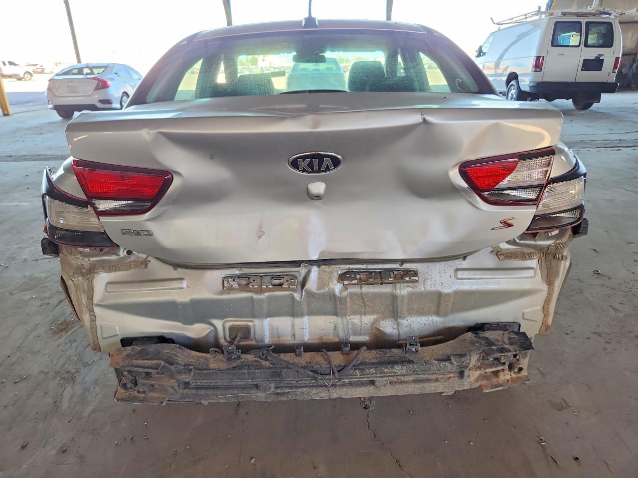 2018 Kia Rio Lx/s Silver vin: 3KPA24AB1JE085543