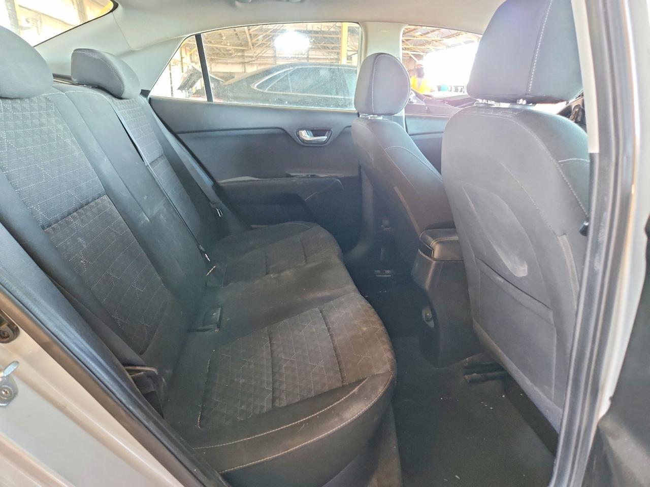2018 Kia Rio Lx/s Silver vin: 3KPA24AB1JE085543