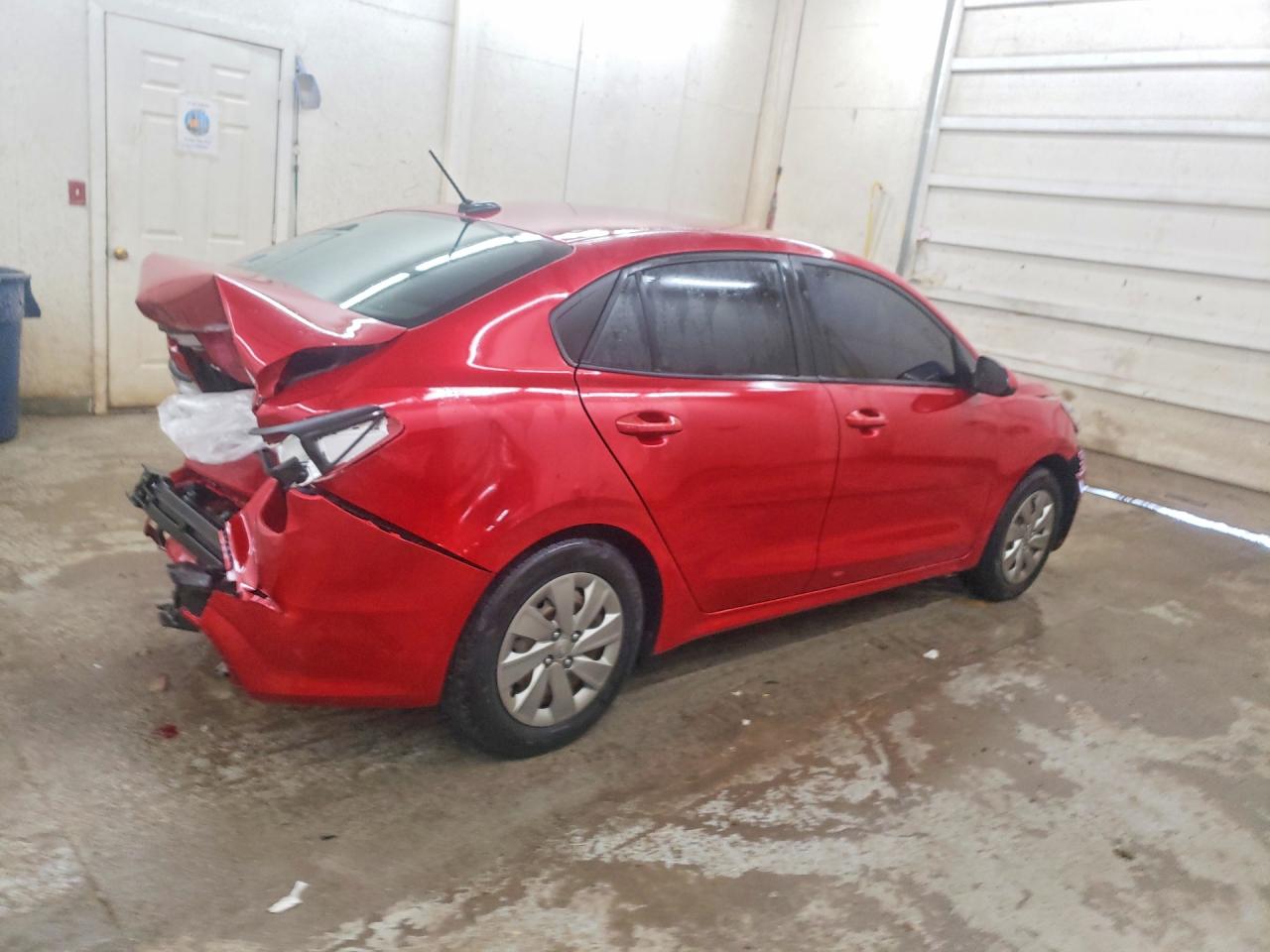 2018 Kia Rio S Красный vin: 3KPA24AB7JE060372