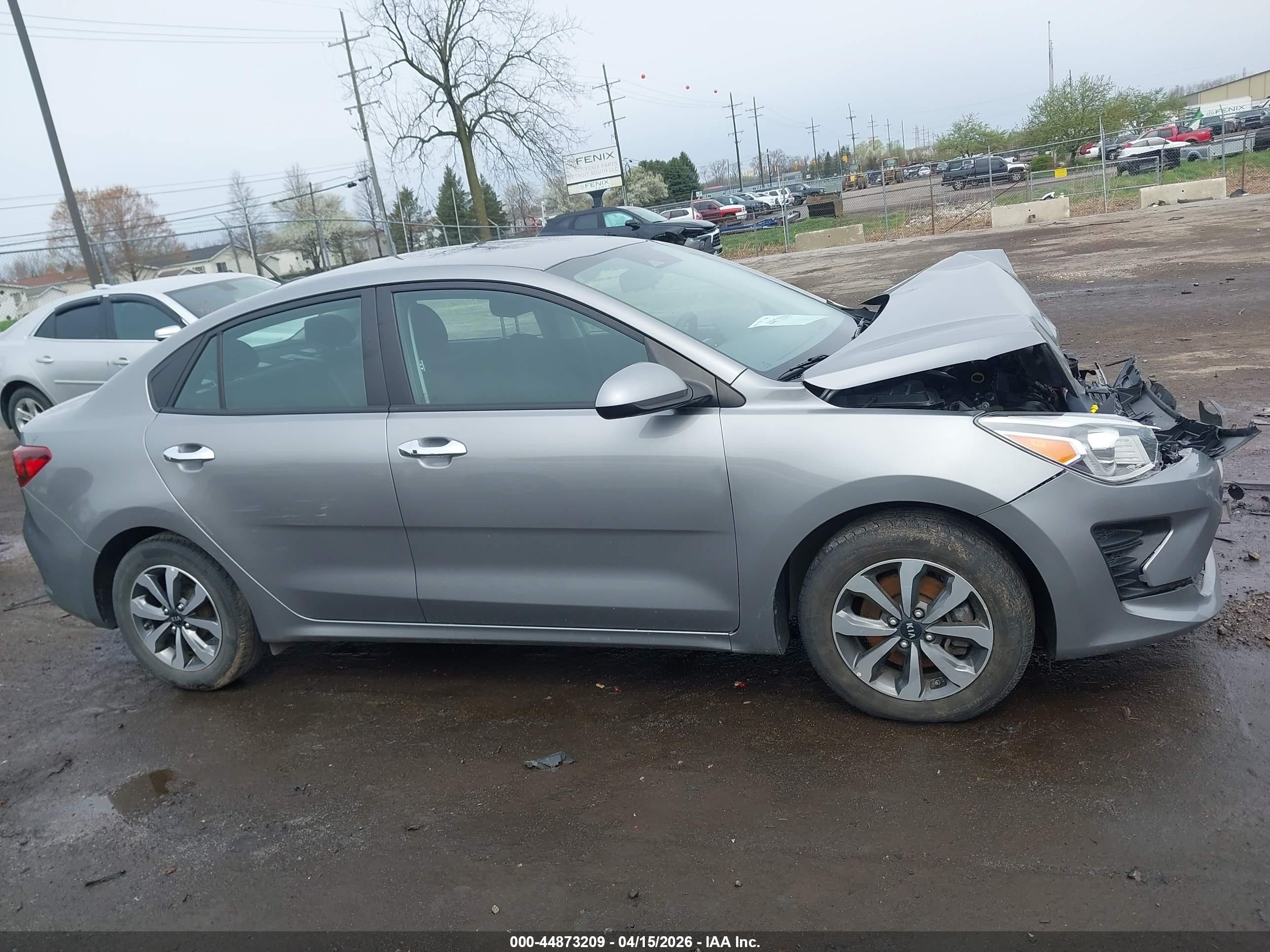 2021 Kia Rio S Серебряный vin: 3KPA24AD3ME395084