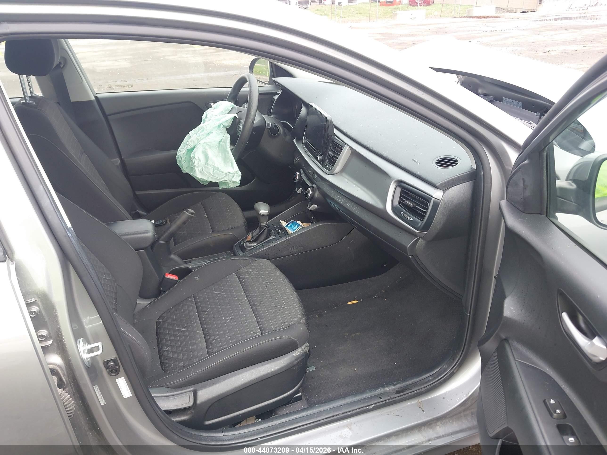 2021 Kia Rio S Серебряный vin: 3KPA24AD3ME395084
