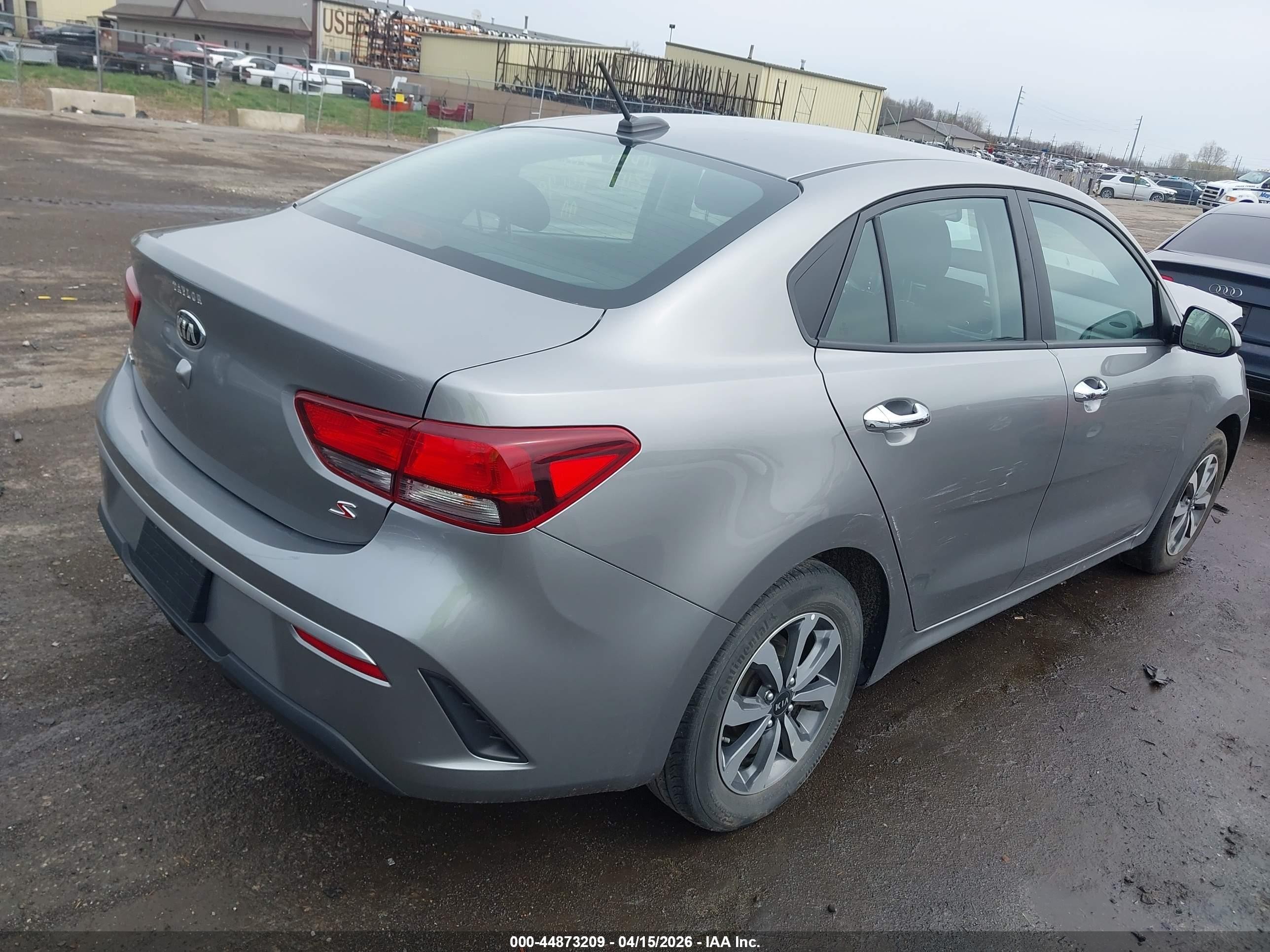 2021 Kia Rio S Серебряный vin: 3KPA24AD3ME395084