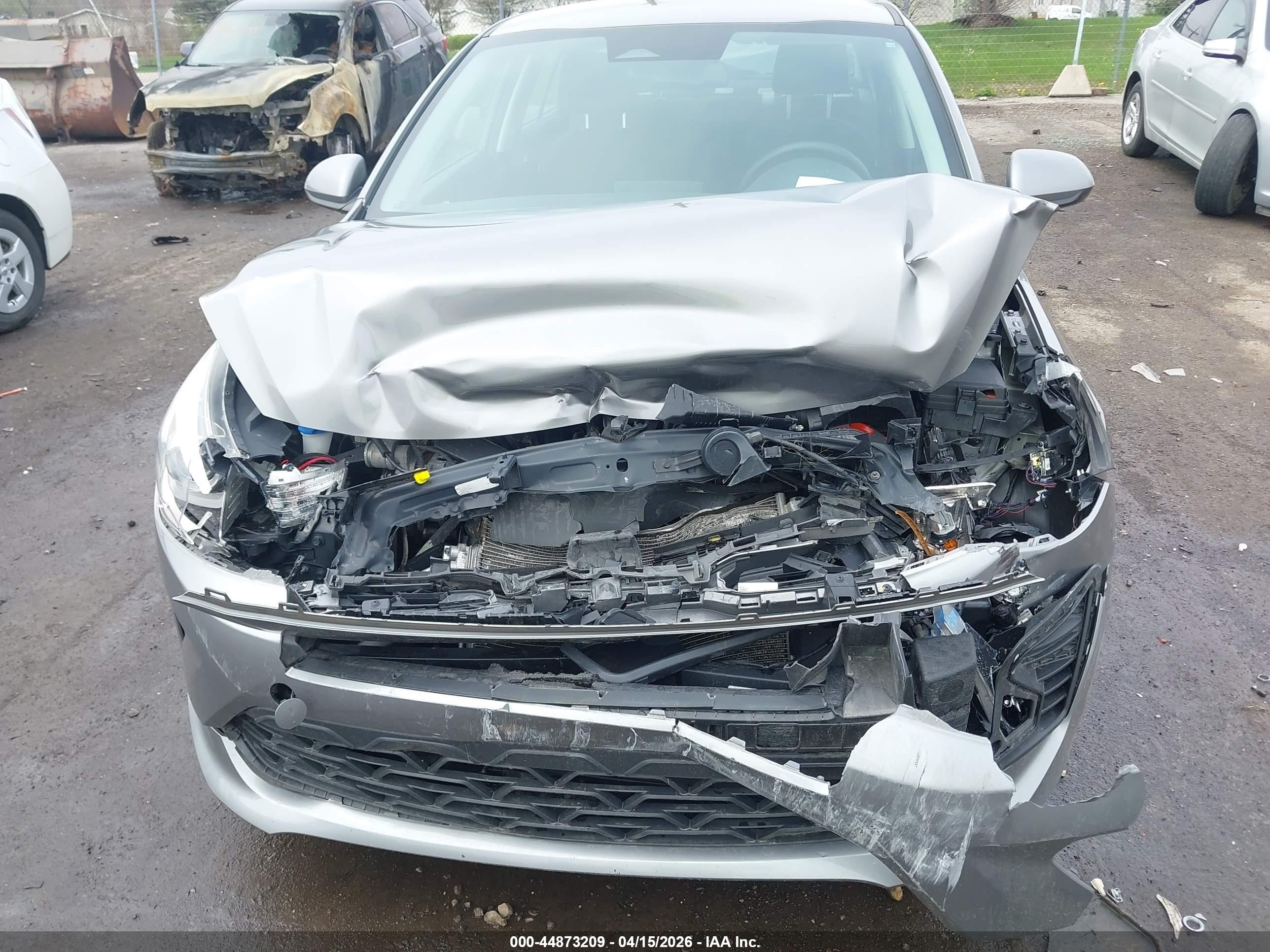 2021 Kia Rio S Серебряный vin: 3KPA24AD3ME395084