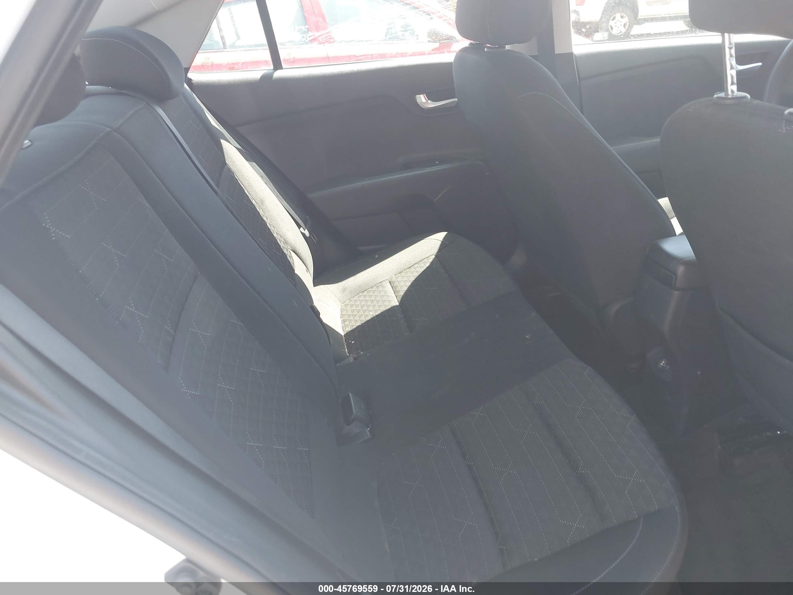 2021 Kia Rio S White vin: 3KPA24AD4ME385888