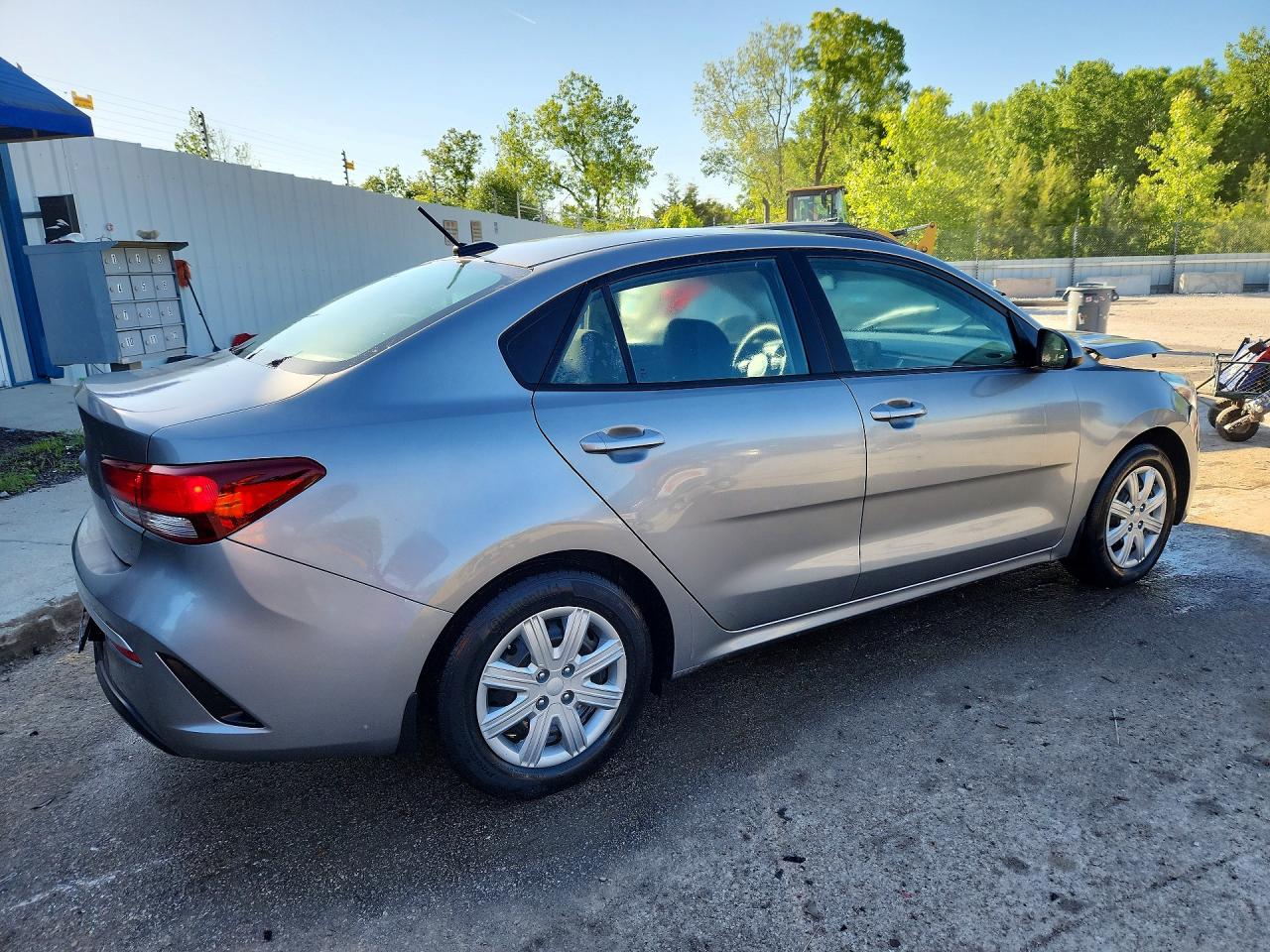 2022 Kia Rio S Серый vin: 3KPA24AD5NE461152