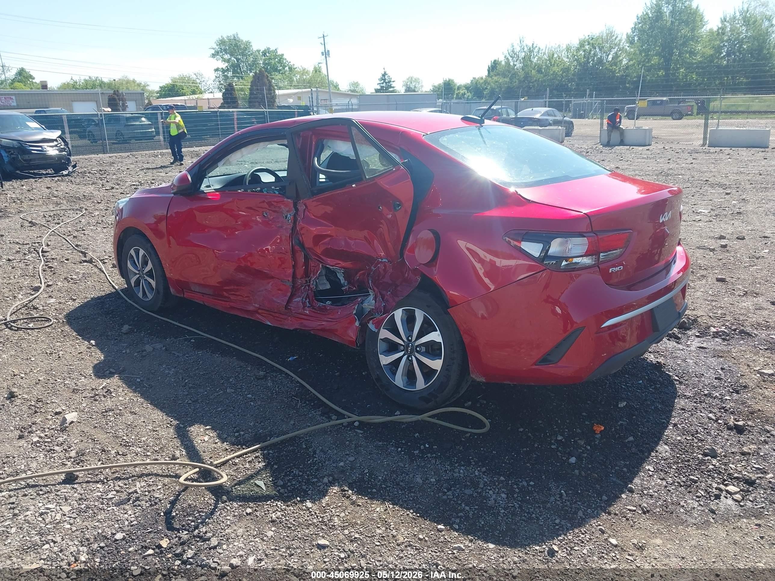 2022 Kia Rio S Red vin: 3KPA24AD9NE471411