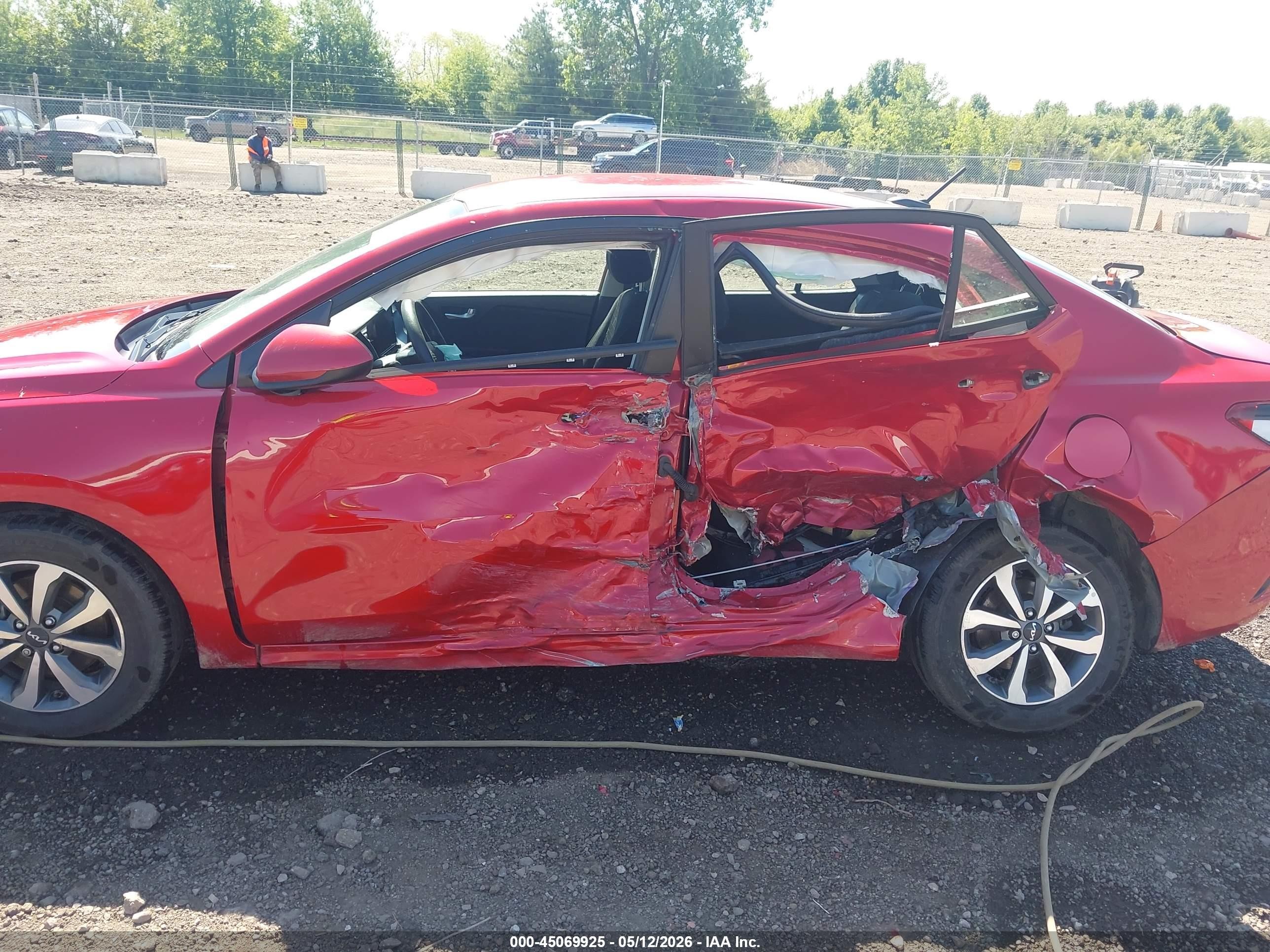 2022 Kia Rio S Red vin: 3KPA24AD9NE471411