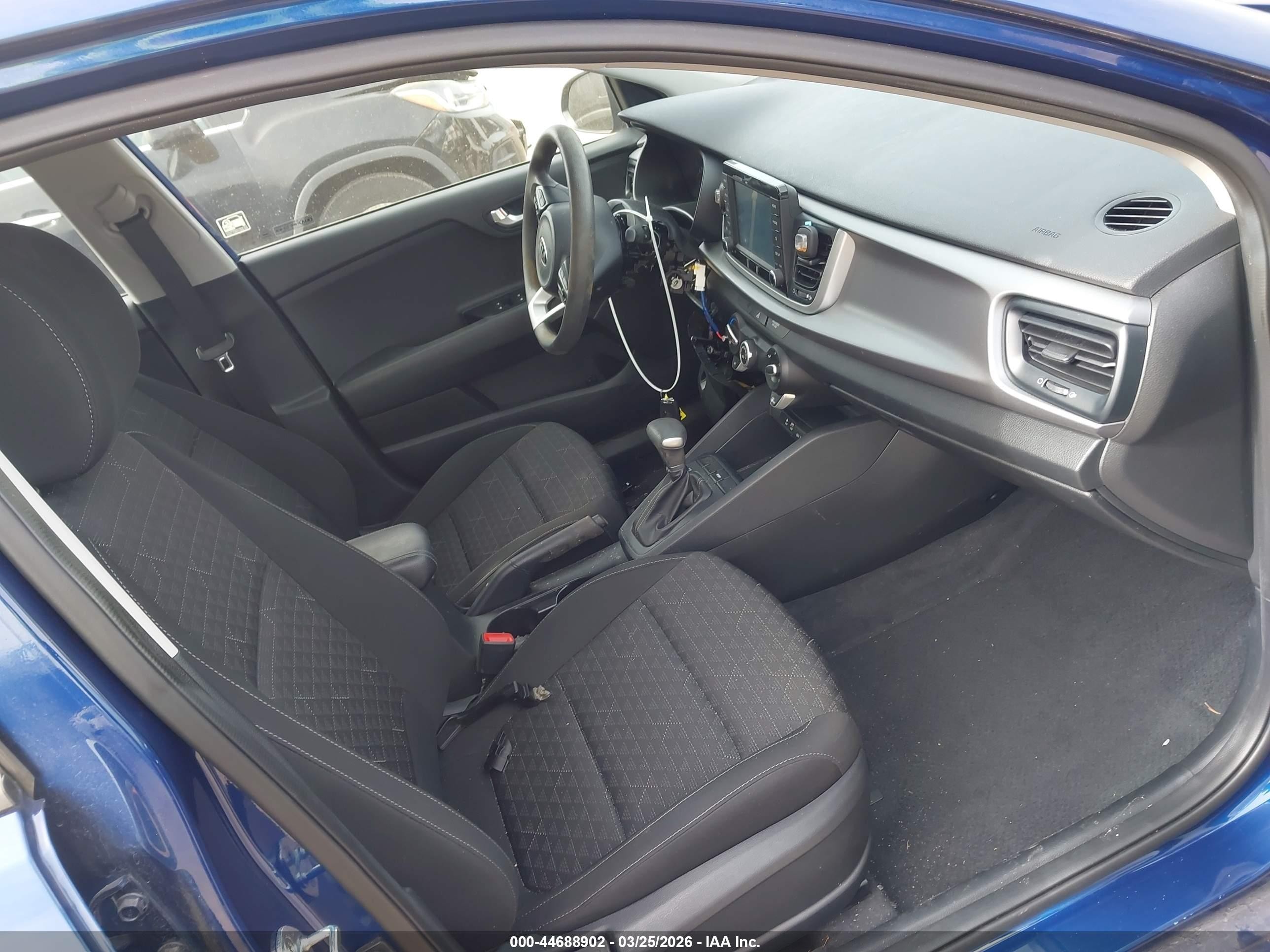 2020 Kia Rio S Синий vin: 3KPA24ADXLE336368