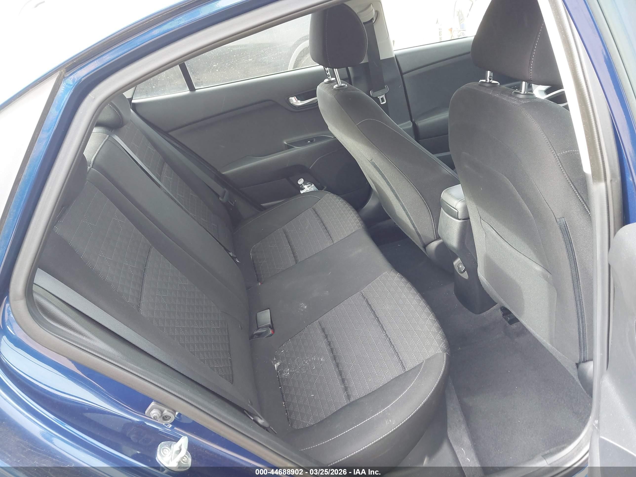 2020 Kia Rio S Синий vin: 3KPA24ADXLE336368