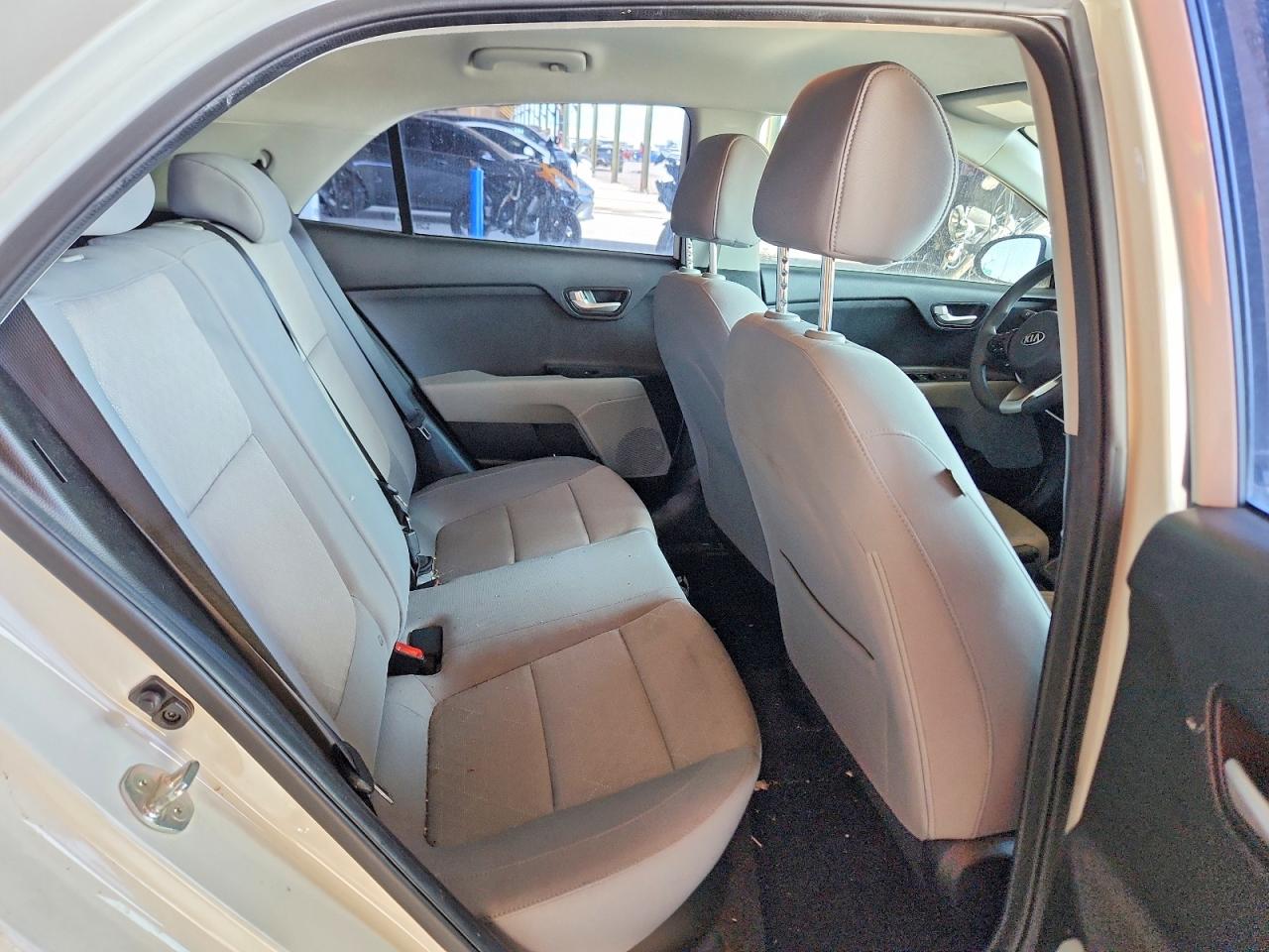 2018 Kia Rio 5-door S White vin: 3KPA25AB9JE094352