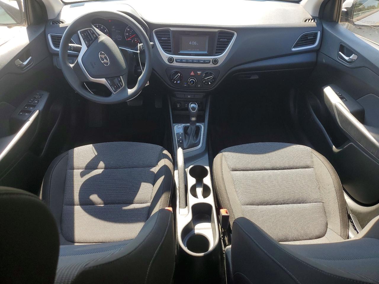 2019 Hyundai Accent Se Silver vin: 3KPC24A30KE073404