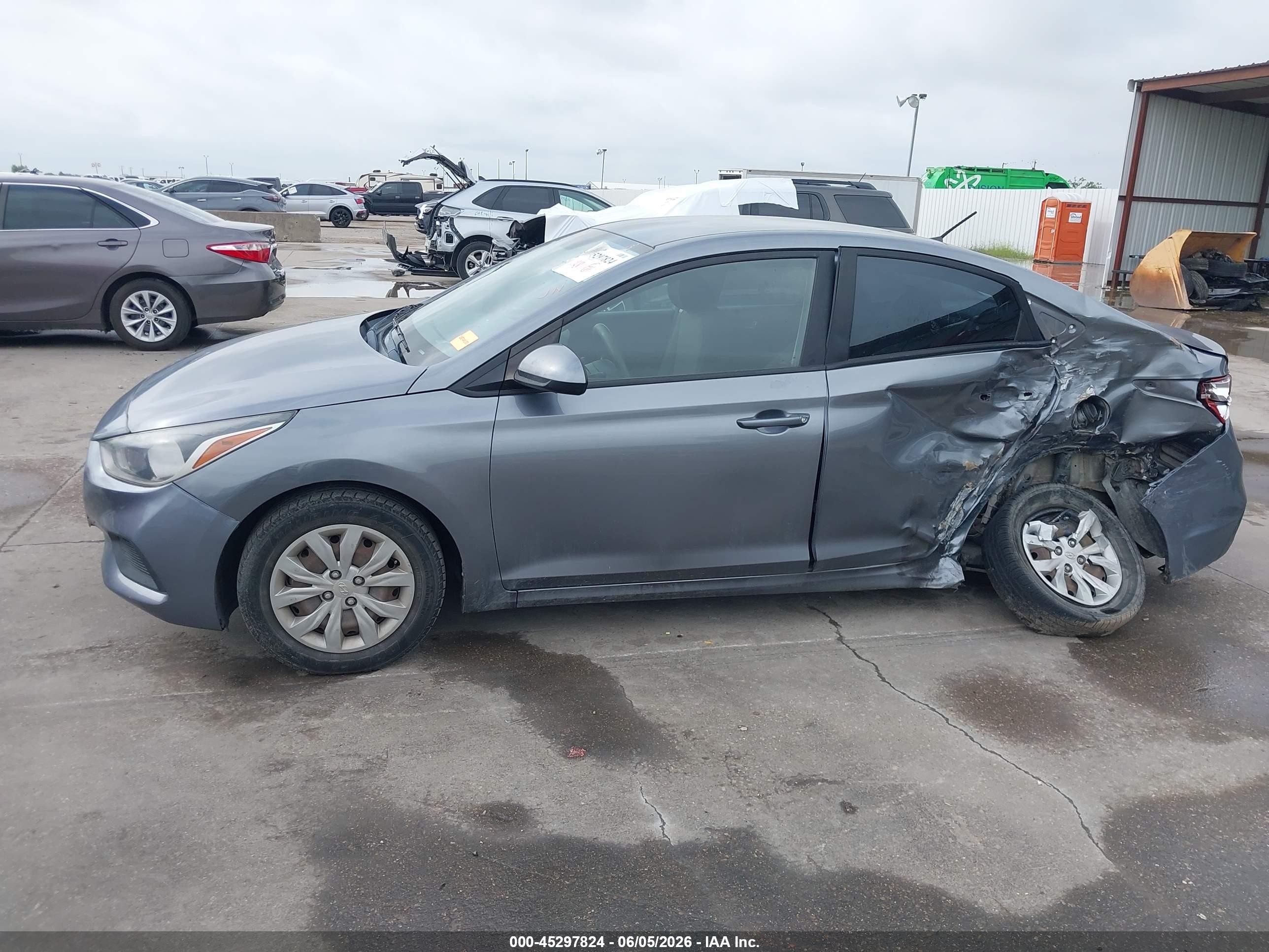 2019 Hyundai Accent Se Серый vin: 3KPC24A31KE039875