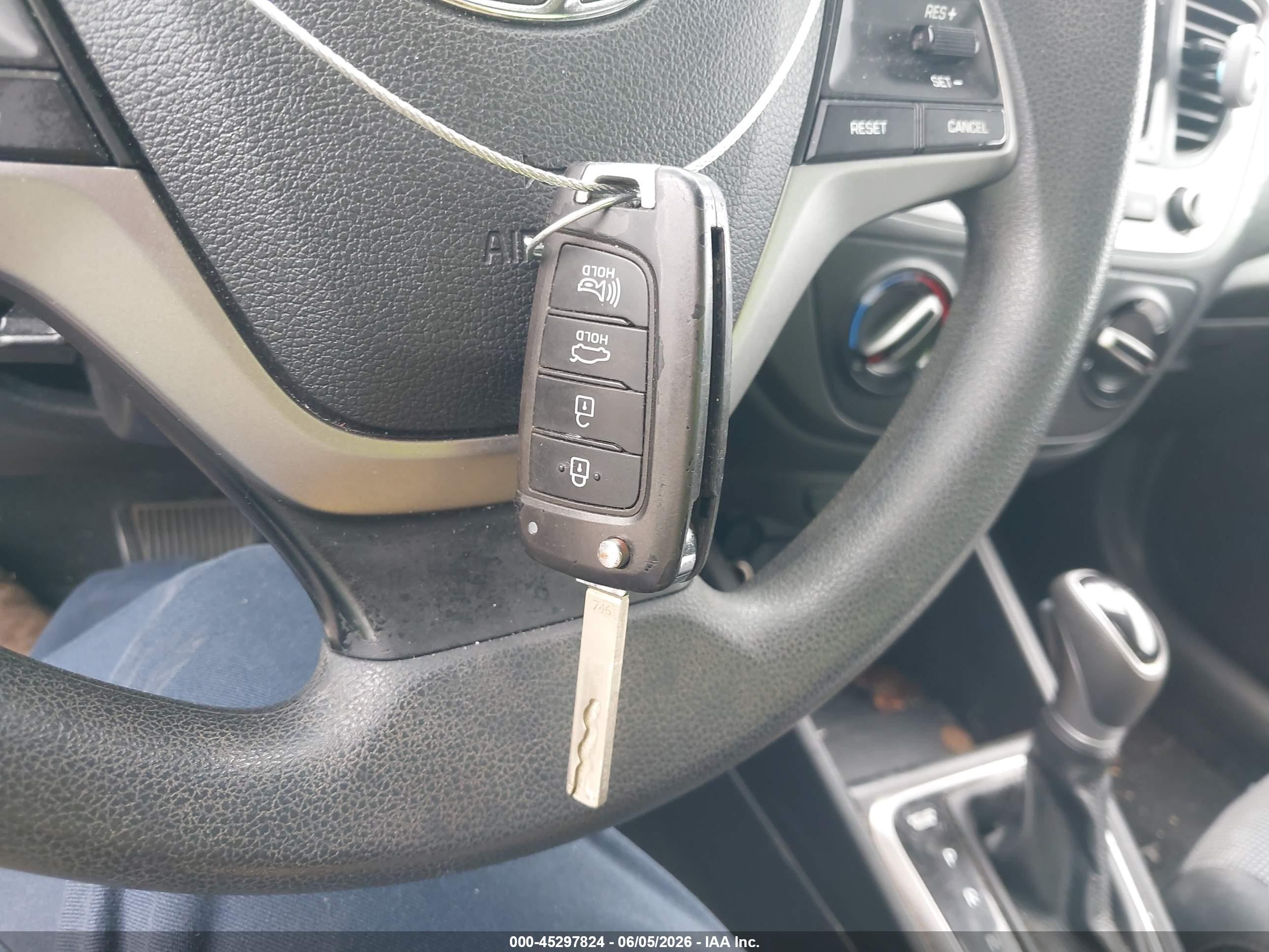 2019 Hyundai Accent Se Серый vin: 3KPC24A31KE039875