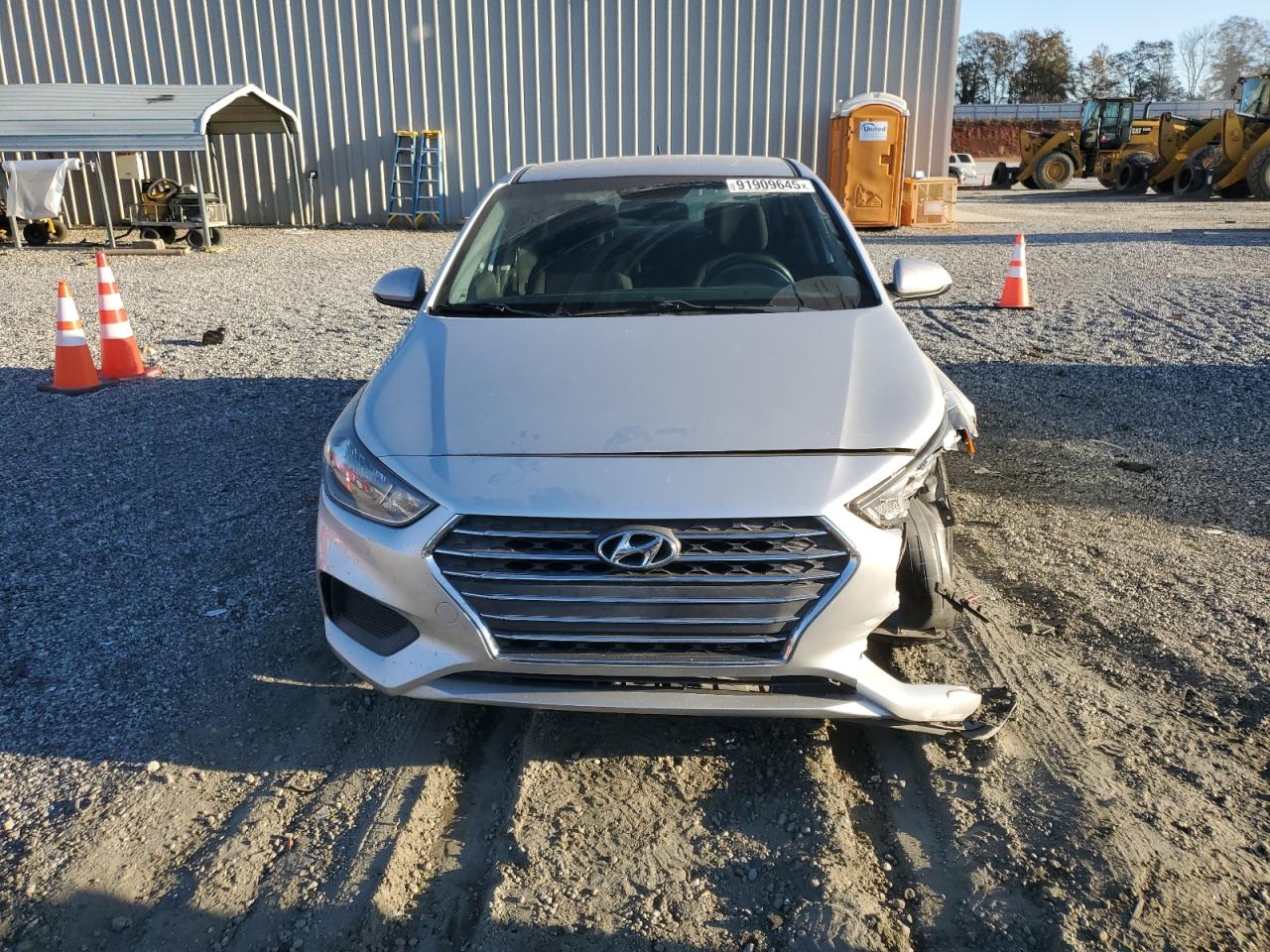 2019 Hyundai Accent Se Silver vin: 3KPC24A31KE064727