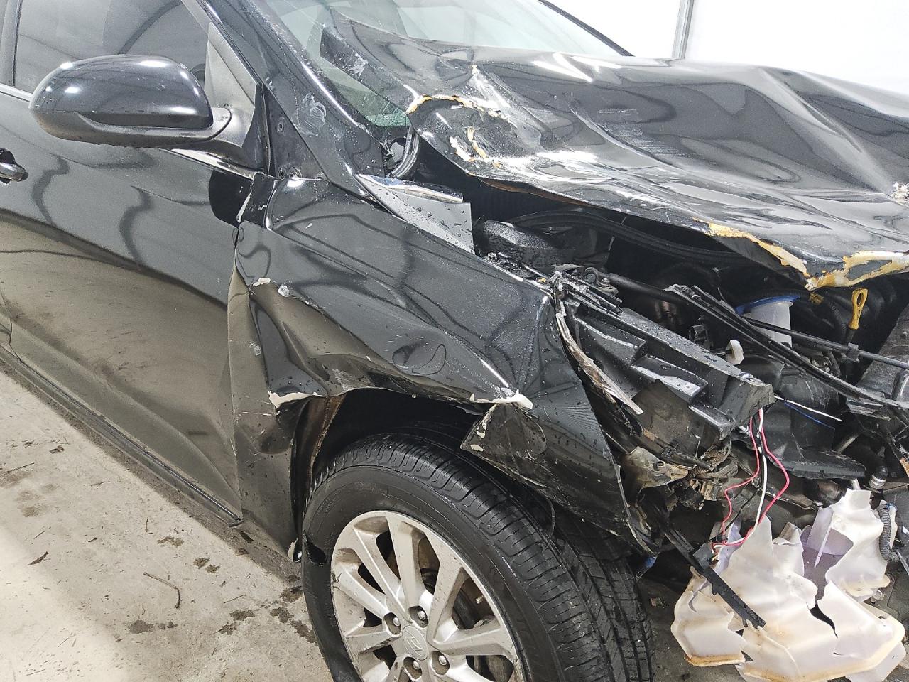 2019 Hyundai Accent Sel Black vin: 3KPC24A32KE051033 Damage: Right Head Lamp, Broken, Replacement Required