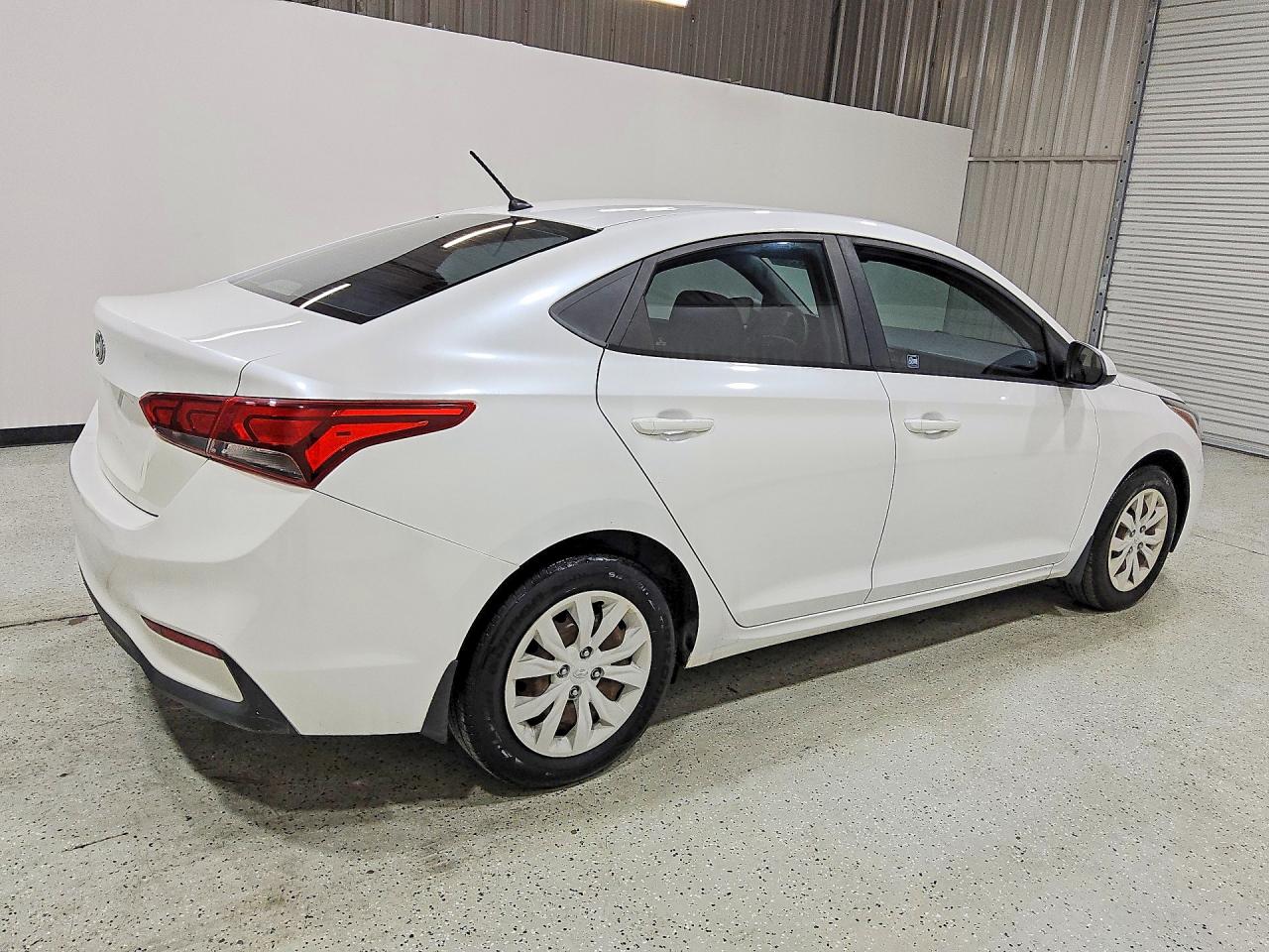2019 Hyundai Accent Se White vin: 3KPC24A32KE062548