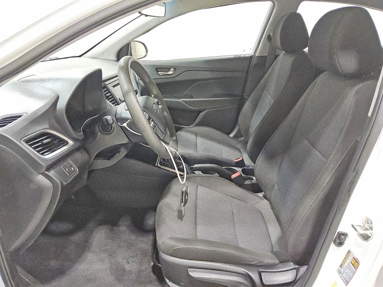 2019 Hyundai Accent Se White vin: 3KPC24A32KE062548
