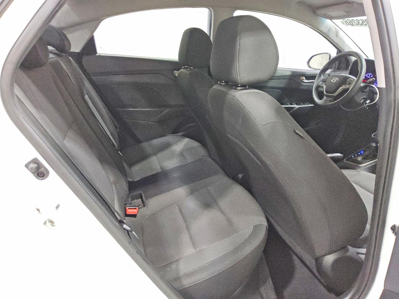 2019 Hyundai Accent Se White vin: 3KPC24A32KE062548