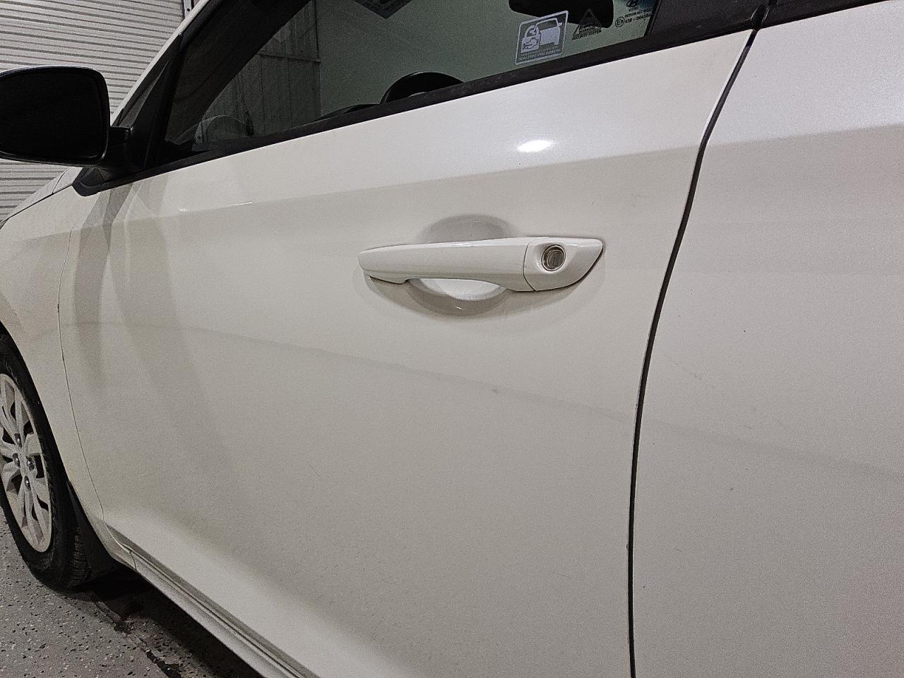 2019 Hyundai Accent Se White vin: 3KPC24A32KE062548 Damage: Left Front Door, Chipped, 4