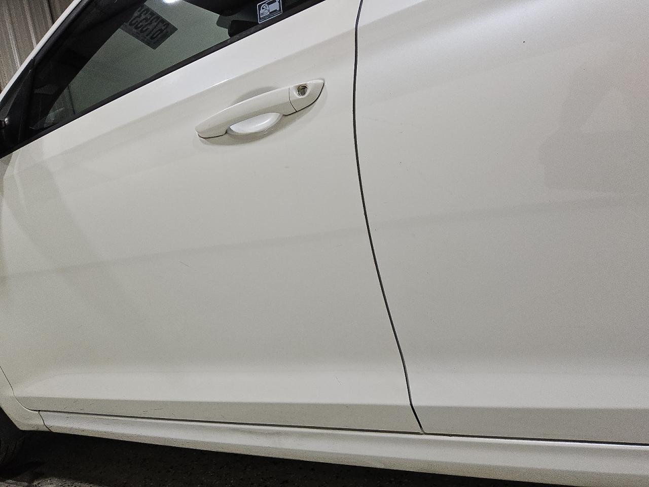 2019 Hyundai Accent Se White vin: 3KPC24A32KE062548 Damage: Left Rocker Panel, Chipped, 4