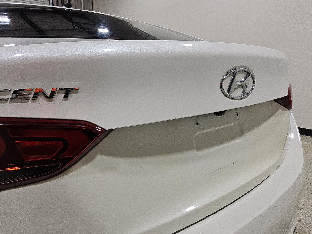 2019 Hyundai Accent Se White vin: 3KPC24A32KE062548 Damage: Deck Lid, Chipped, 4