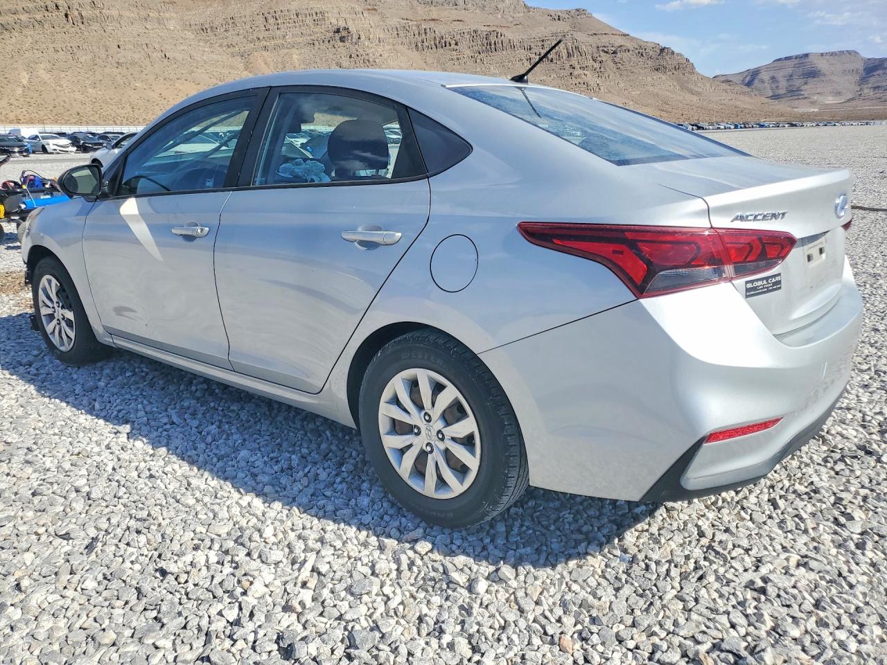 2018 Hyundai Accent Silver vin: 3KPC24A34JE017609