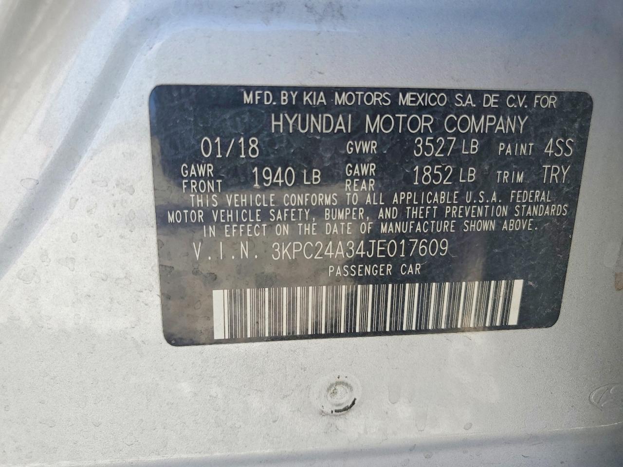2018 Hyundai Accent Silver vin: 3KPC24A34JE017609