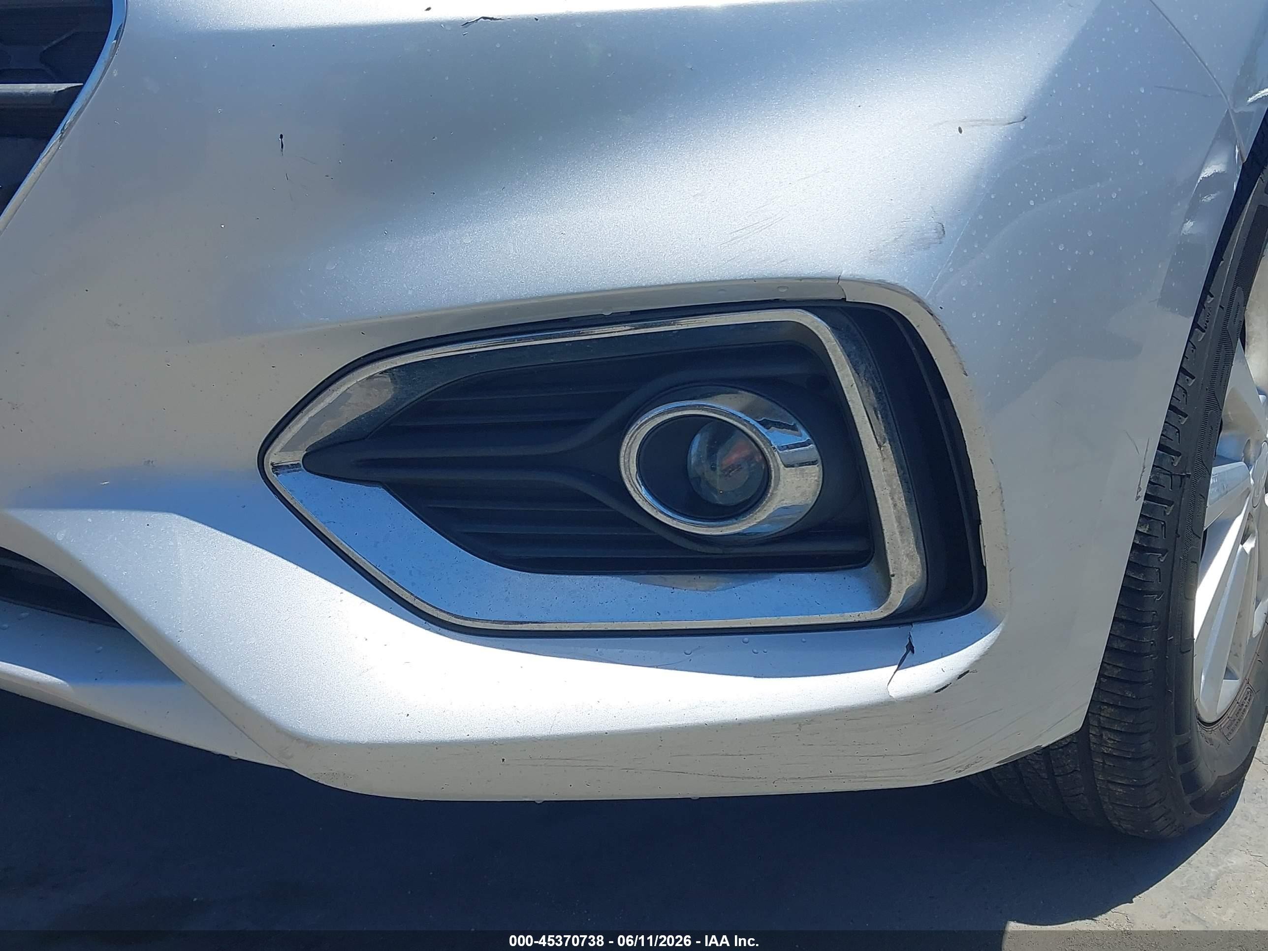 2018 Hyundai Accent Sel Серебряный vin: 3KPC24A36JE021791