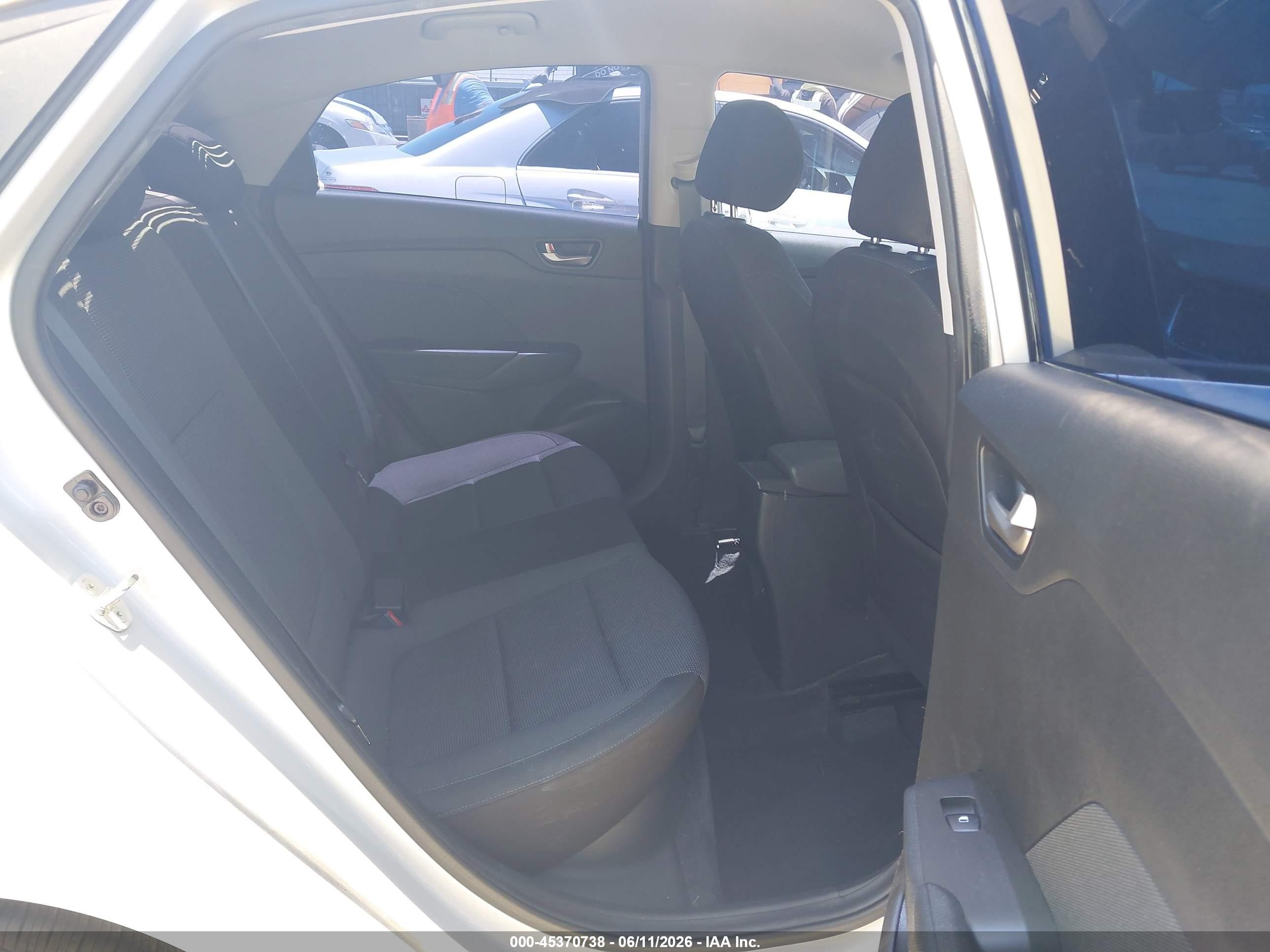 2018 Hyundai Accent Sel Серебряный vin: 3KPC24A36JE021791