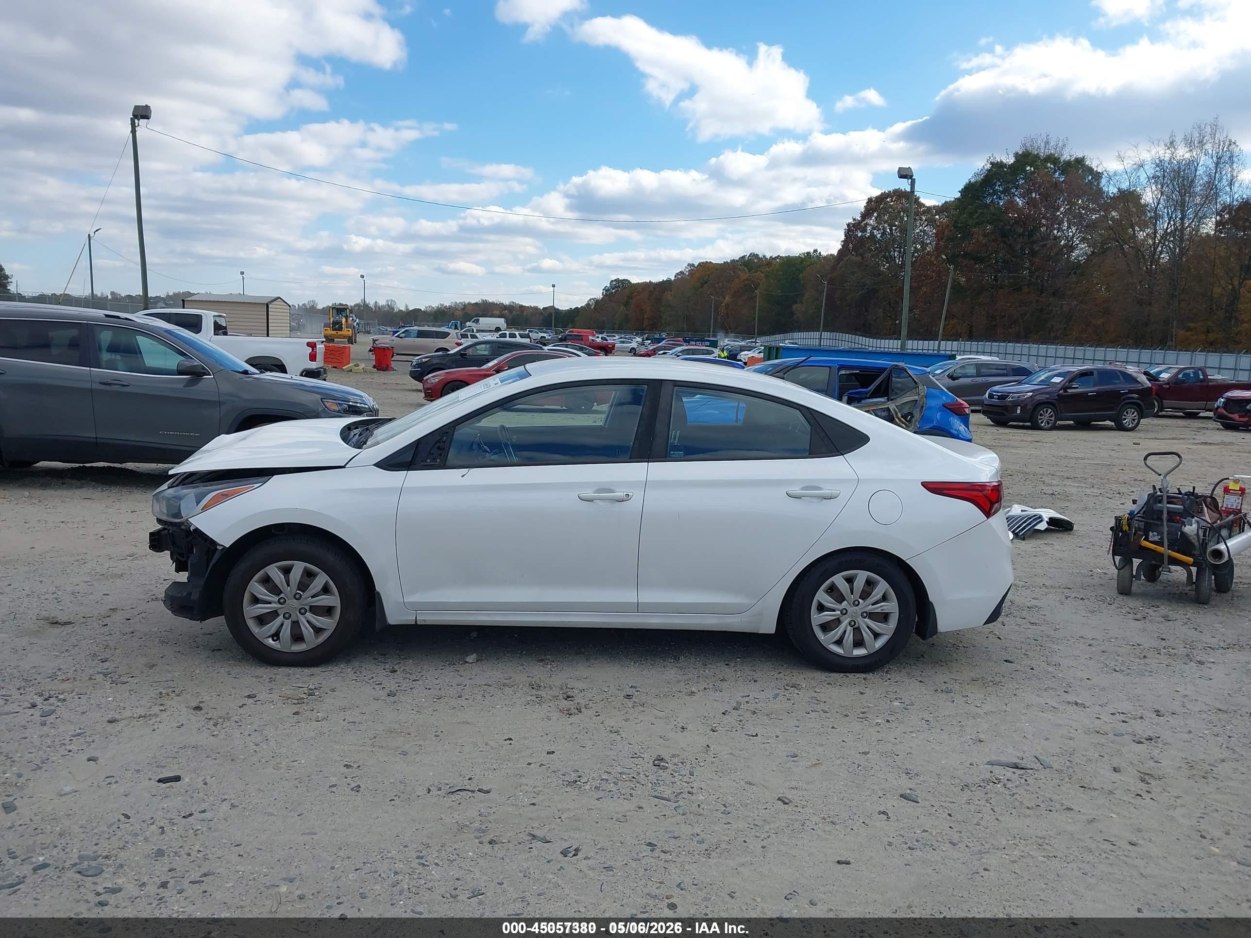 2019 Hyundai Accent Se Белый vin: 3KPC24A36KE038799