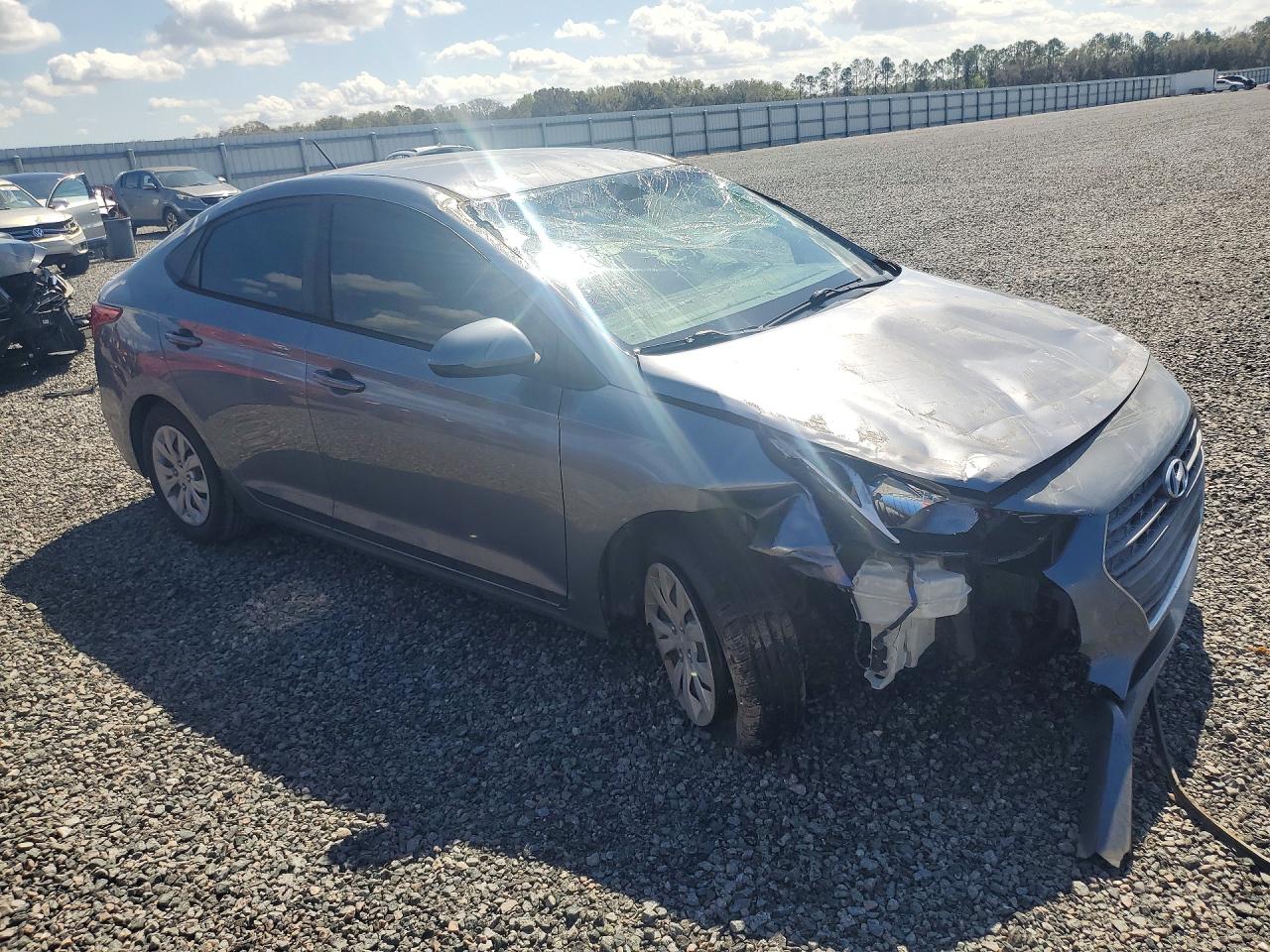 2018 Hyundai Accent Gray vin: 3KPC24A37JE020570