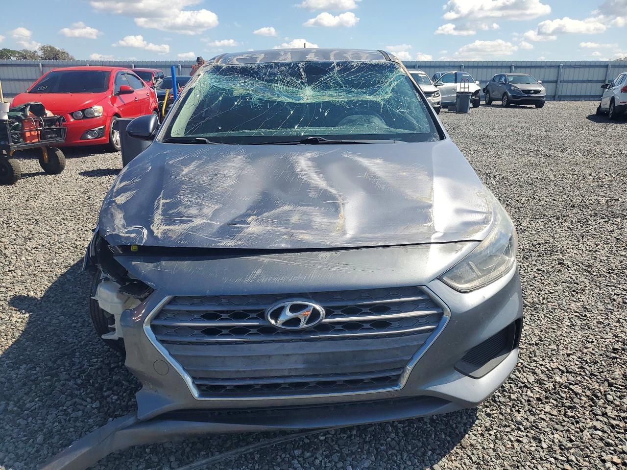 2018 Hyundai Accent Gray vin: 3KPC24A37JE020570