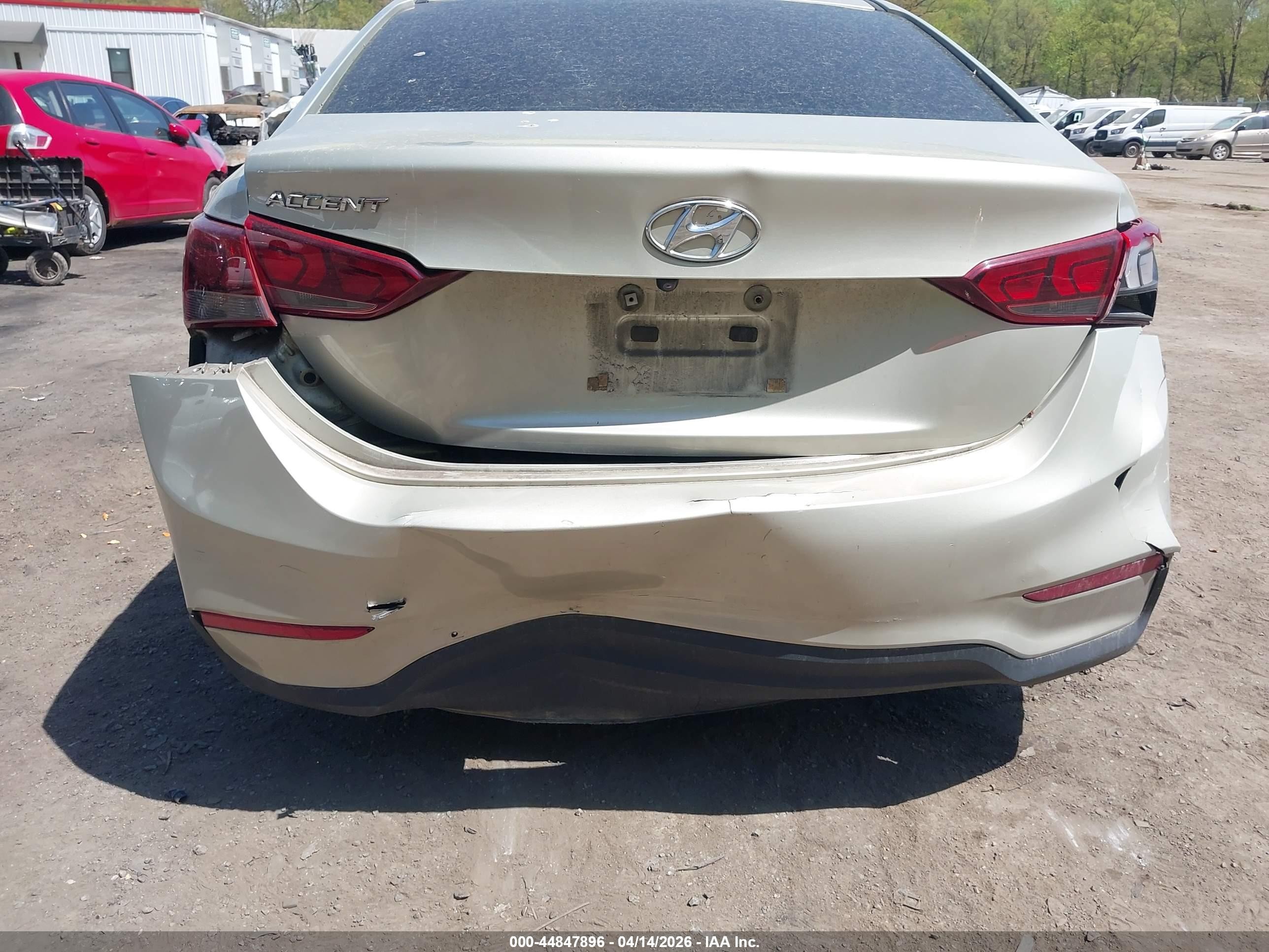 2018 Hyundai Accent Se Champagne vin: 3KPC24A38JE013594